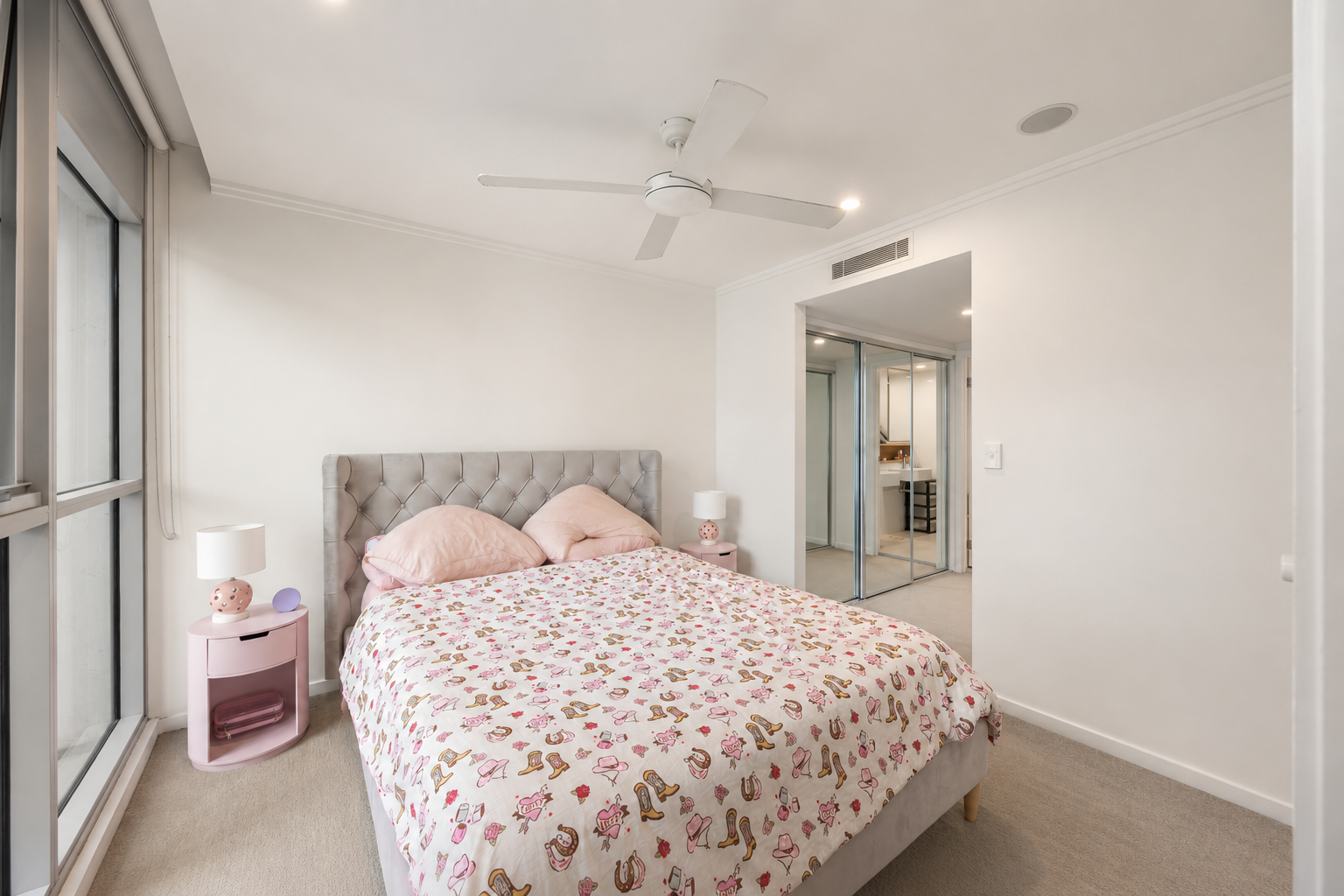 301/42 Wyandra Street — photo 8 of 14