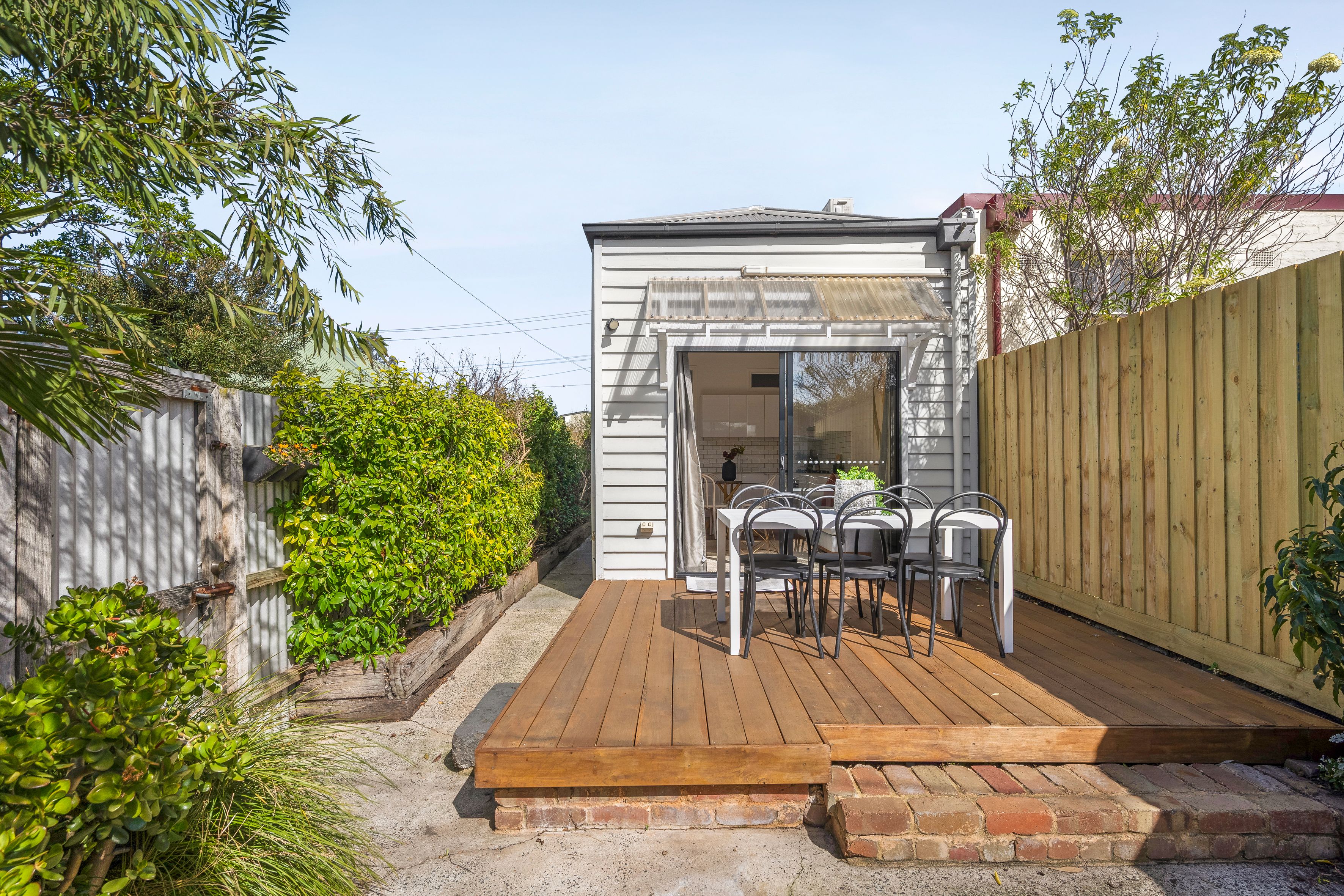 2 Munro Street — photo 16 of 16