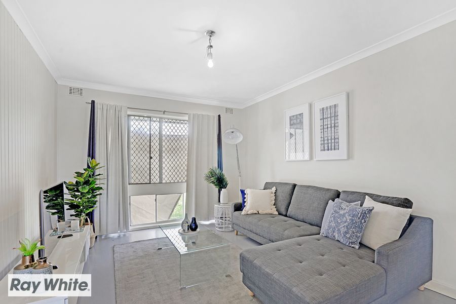 8 Shalford Way, Girrawheen, WA 6064