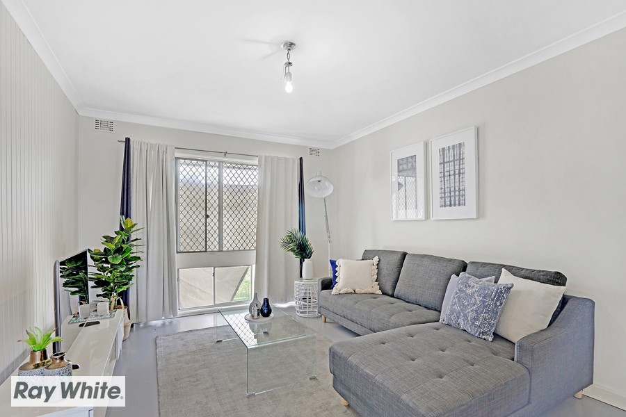 8 Shalford Way, Girrawheen, WA 6064