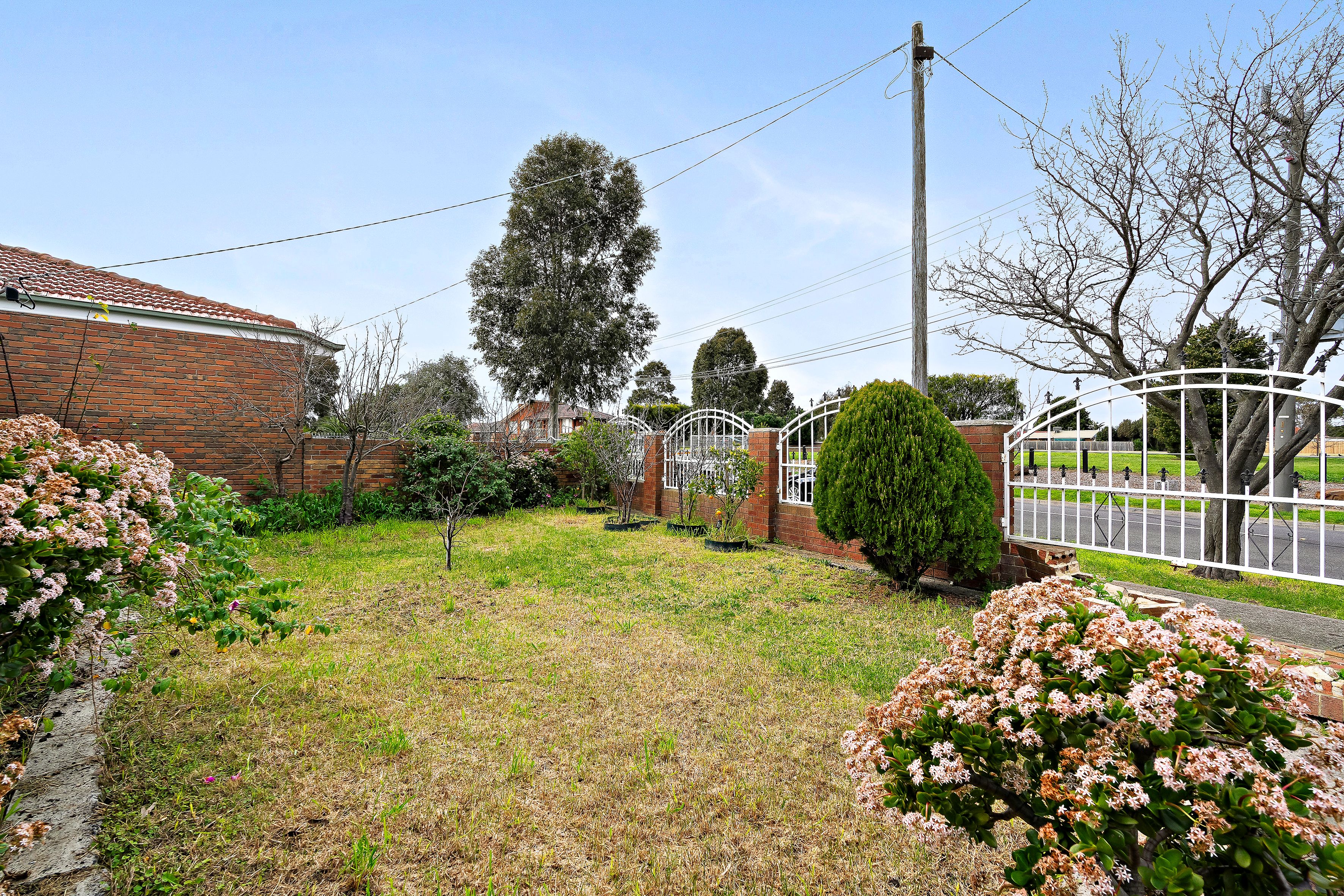 63-65 Rokewood Crescent — photo 16 of 30