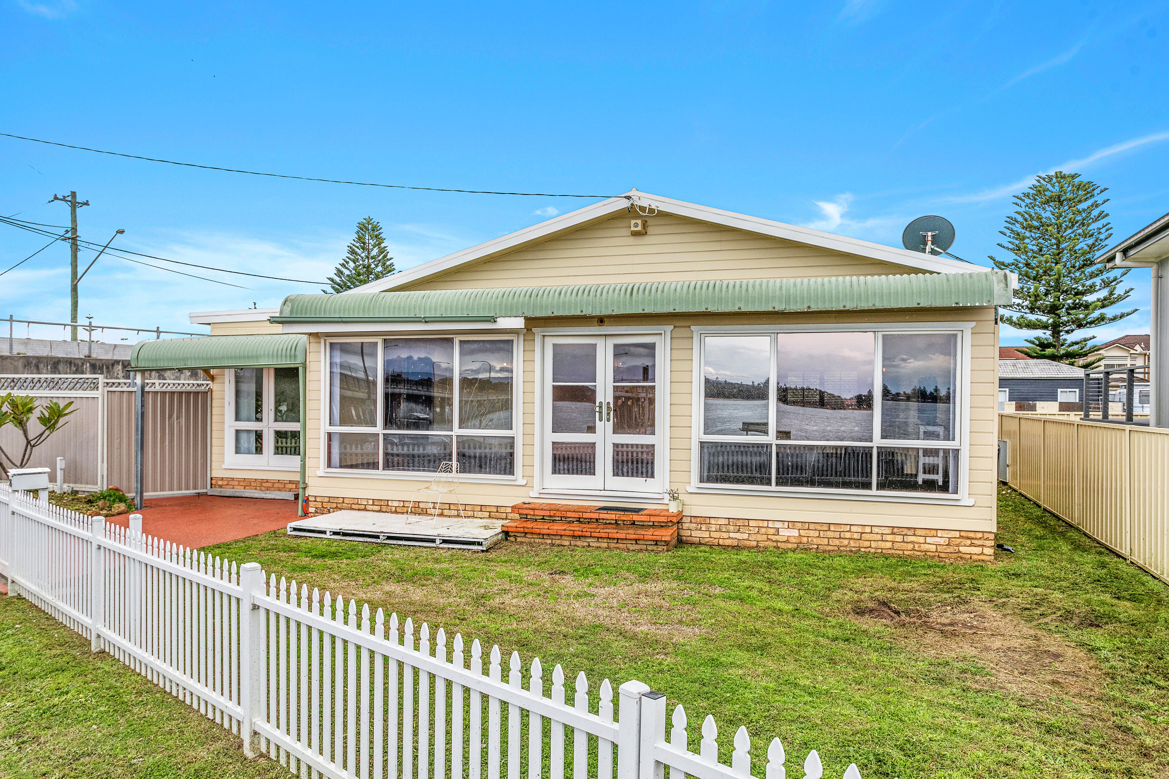 24 Fern Street, Windang, NSW 2528