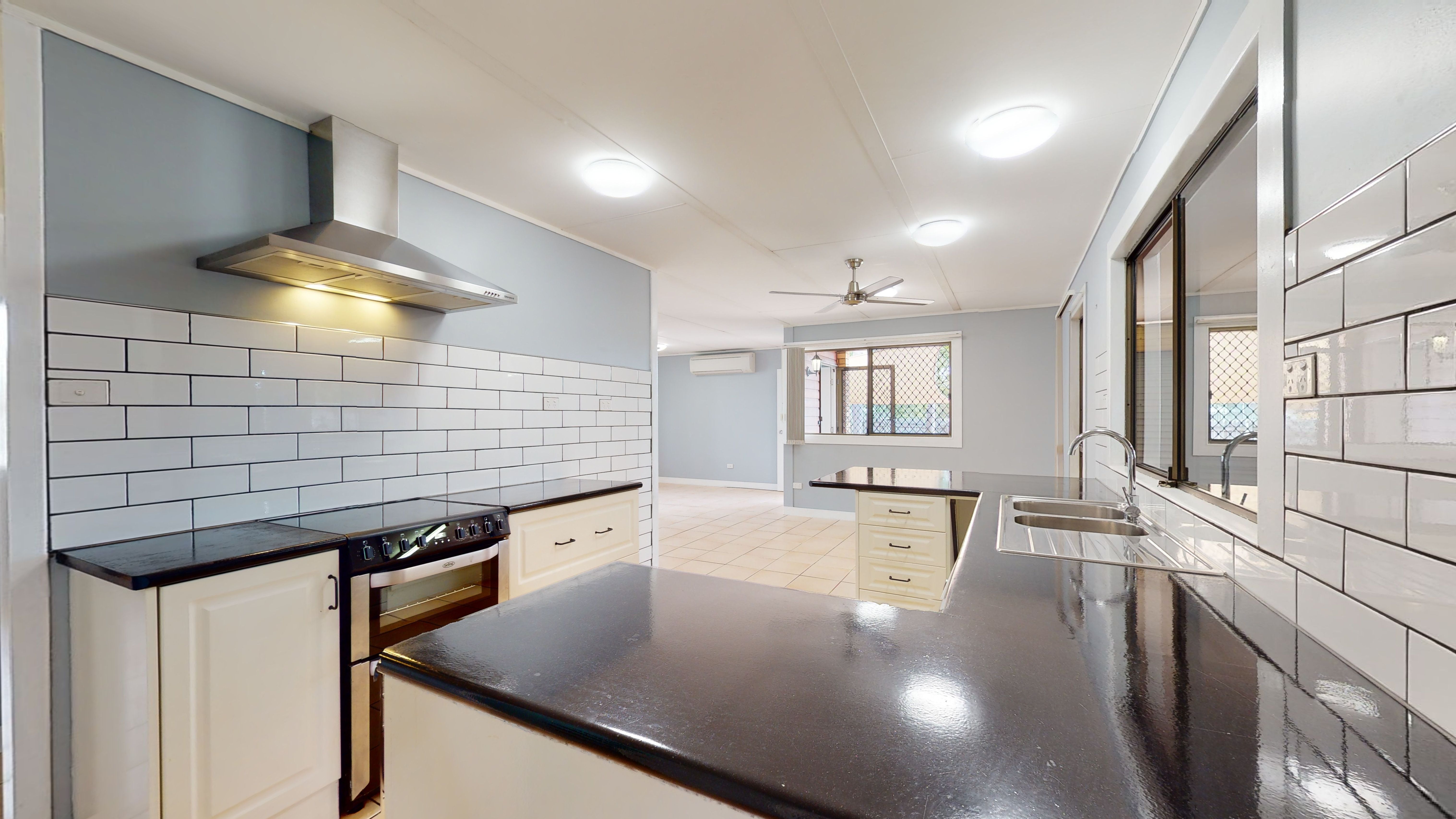 27 Newton Street, Wulguru, QLD 4811