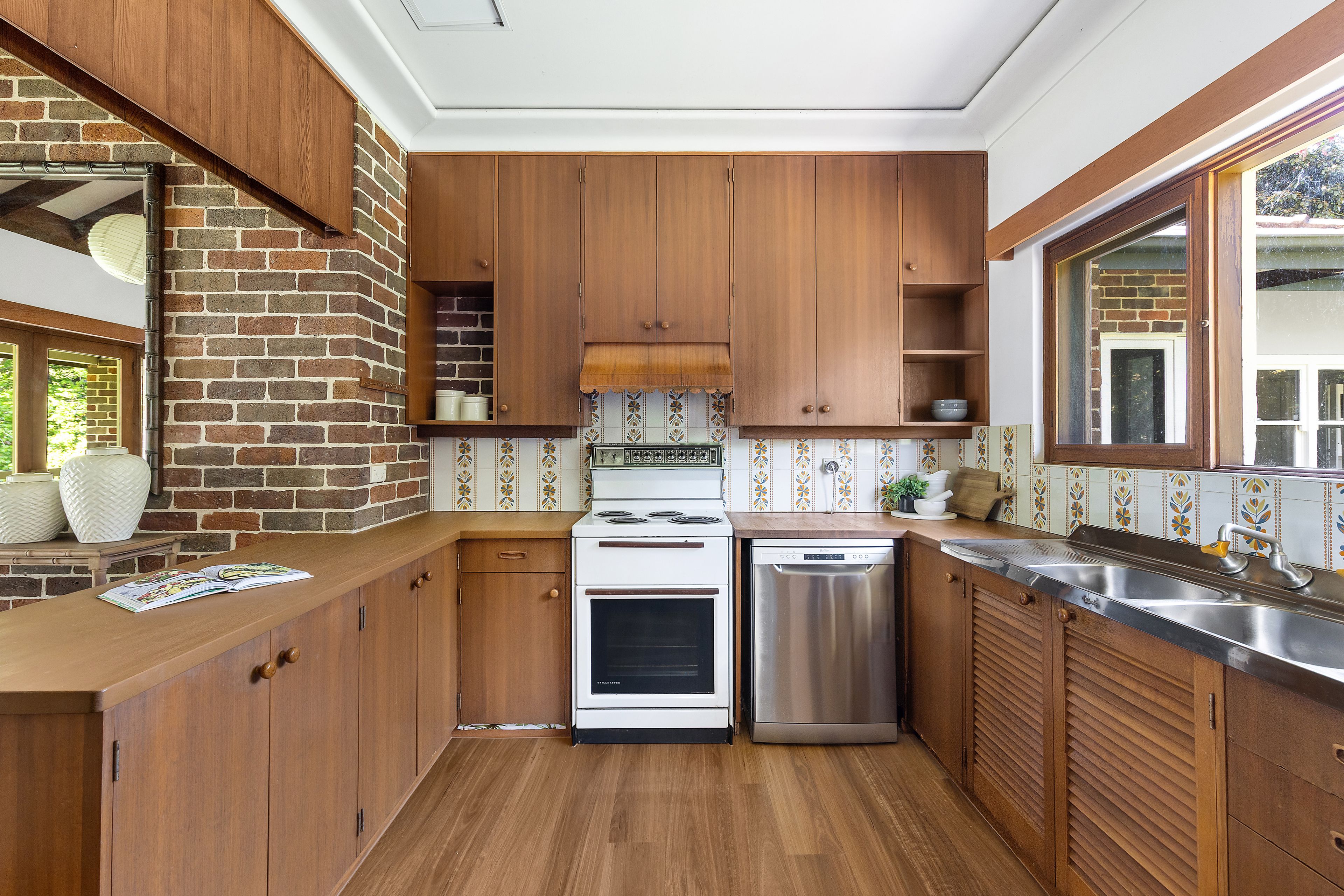 11 Tennyson Avenue — photo 7 of 15