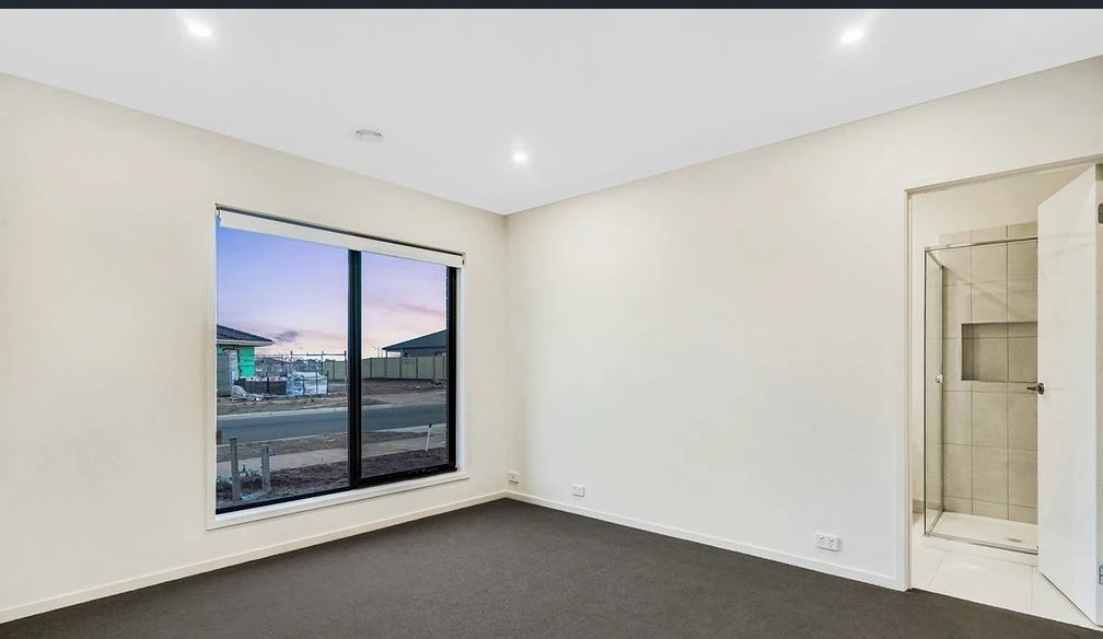 13 Lomond Street, THORNHILL PARK, VIC 3335