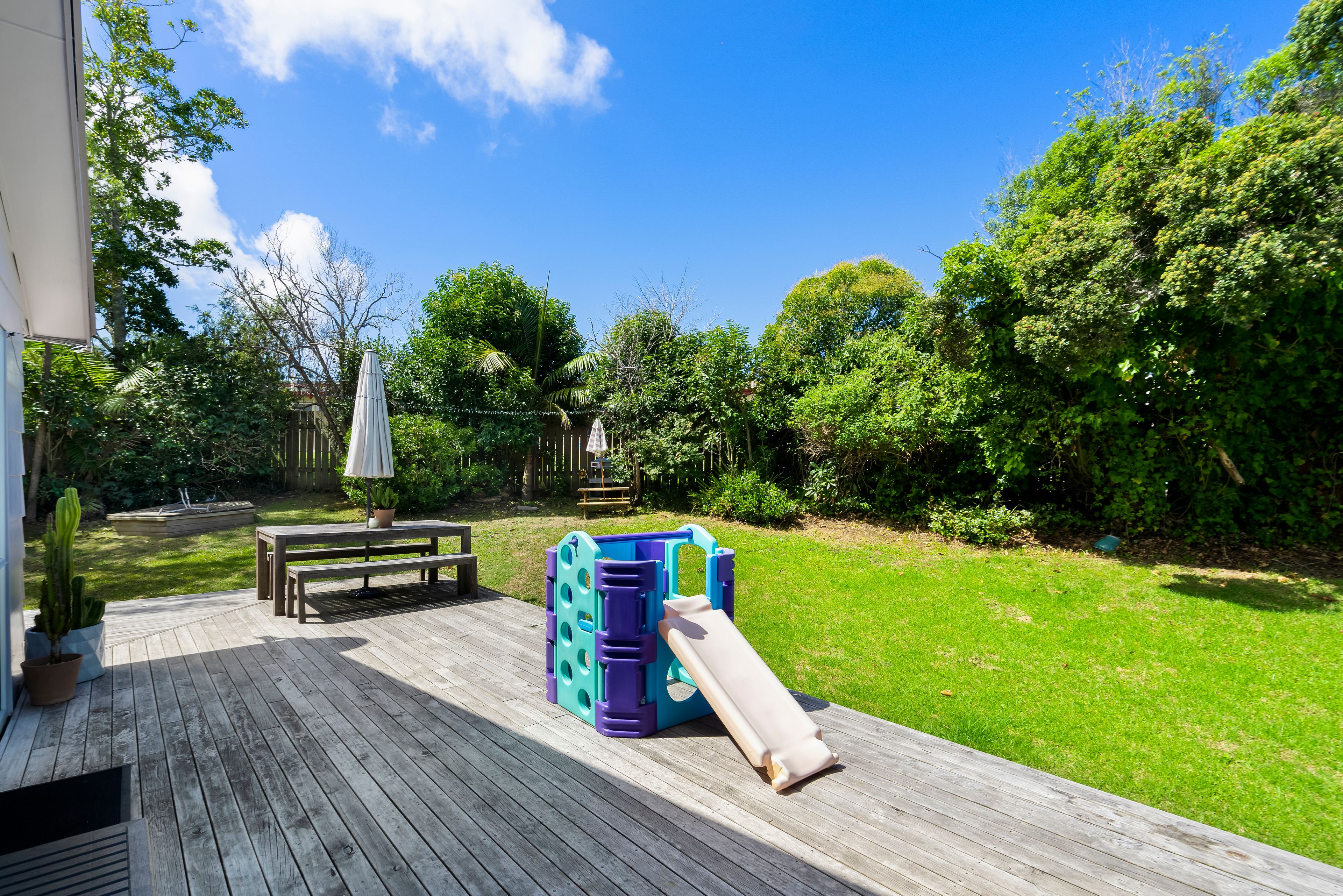 2/14 Gladys Avenue, Glenfield, North Shore City