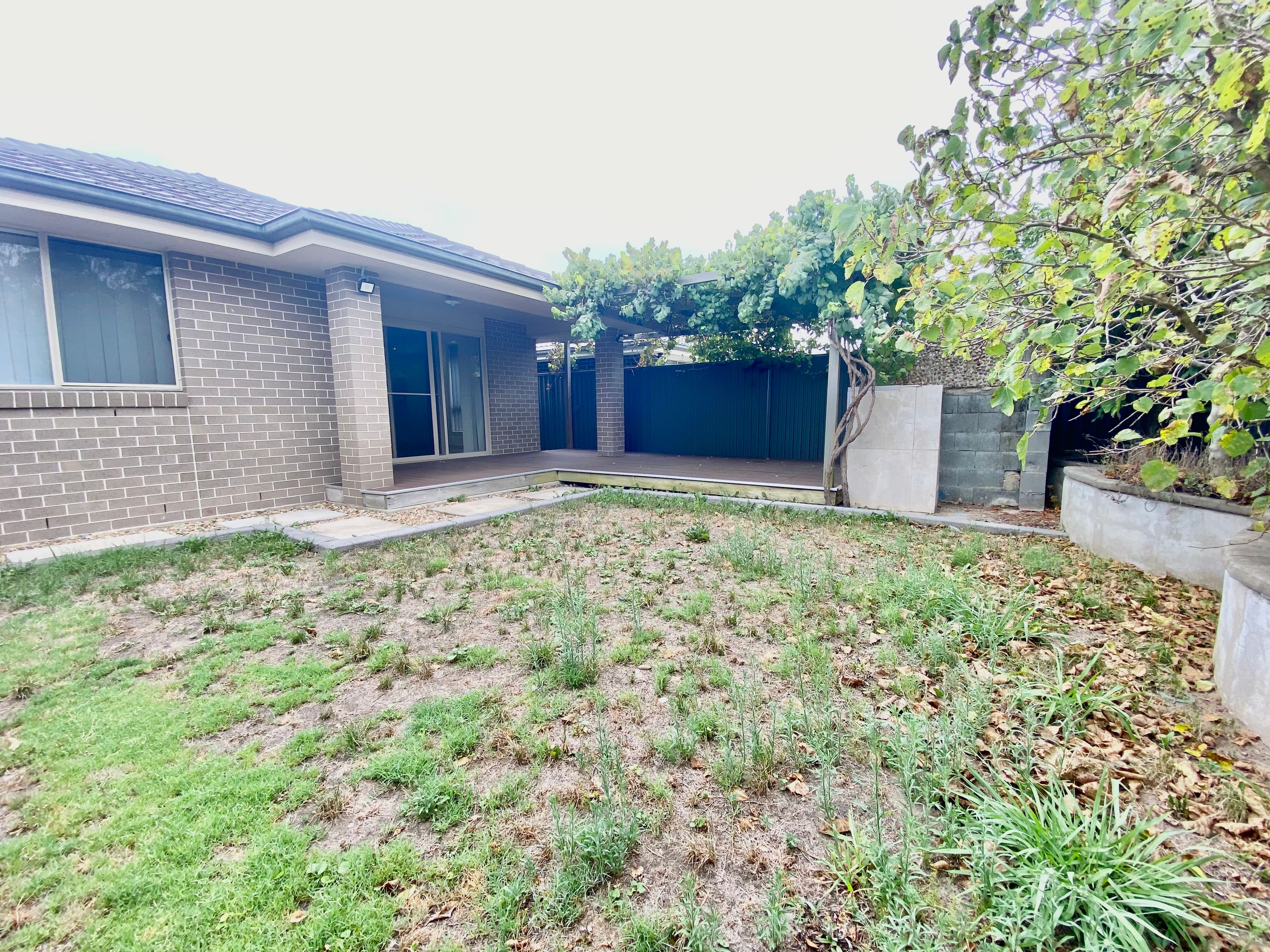 8 SHORTBRIDGE Avenue, Middleton Grange, NSW 2171