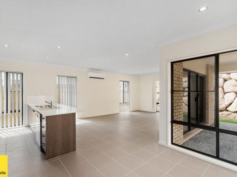 22 Avondale Drive, Pimpama, QLD 4209