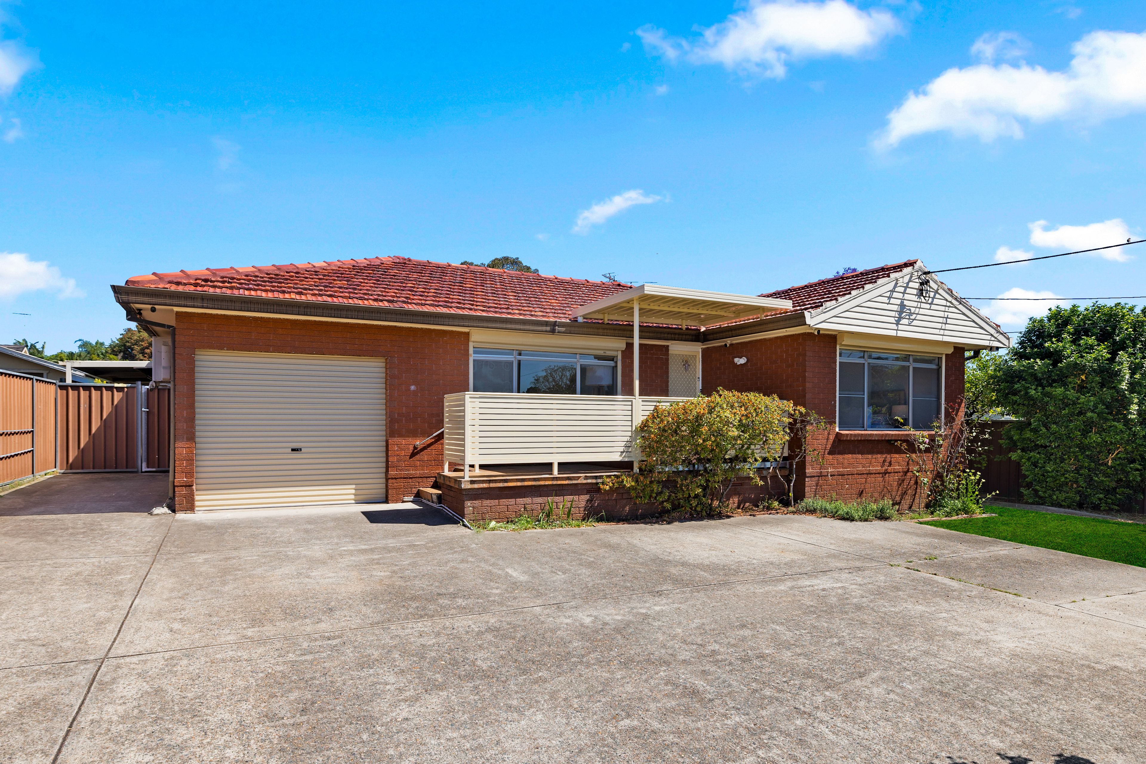 830 The Horsley Drive , Smithfield NSW 2164