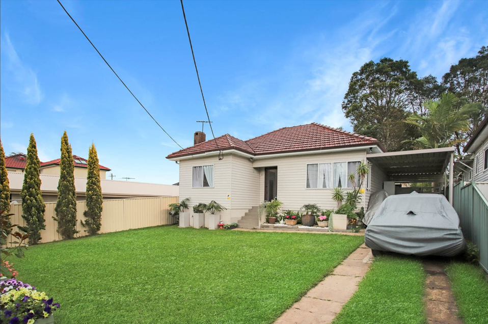 27 Rowley Street, Pendle Hill, NSW 2145 House for Rent St Marys, St
