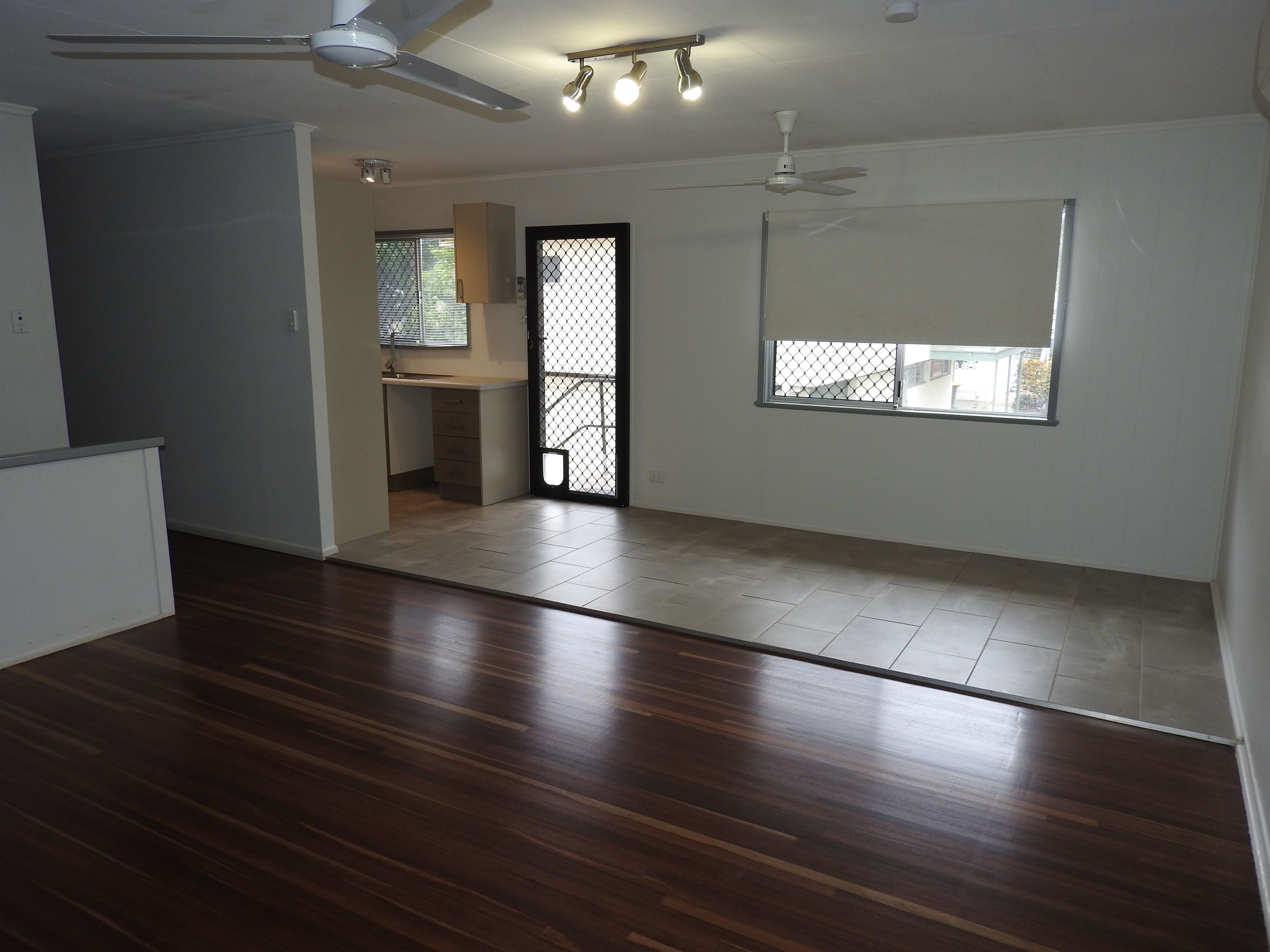 1526 Riverway Drive — photo 4 of 11