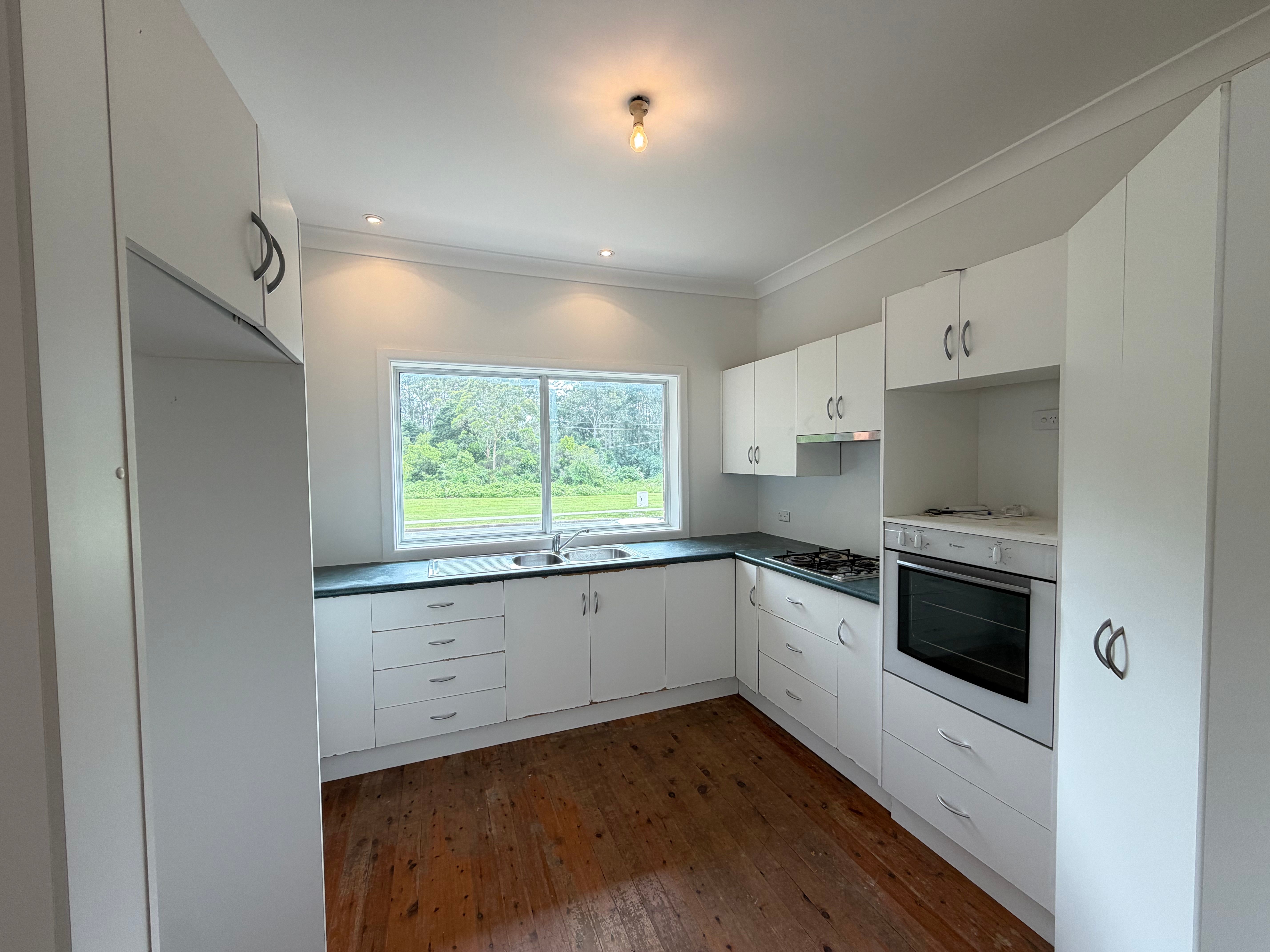 32 Albatross Road — photo 4 of 10