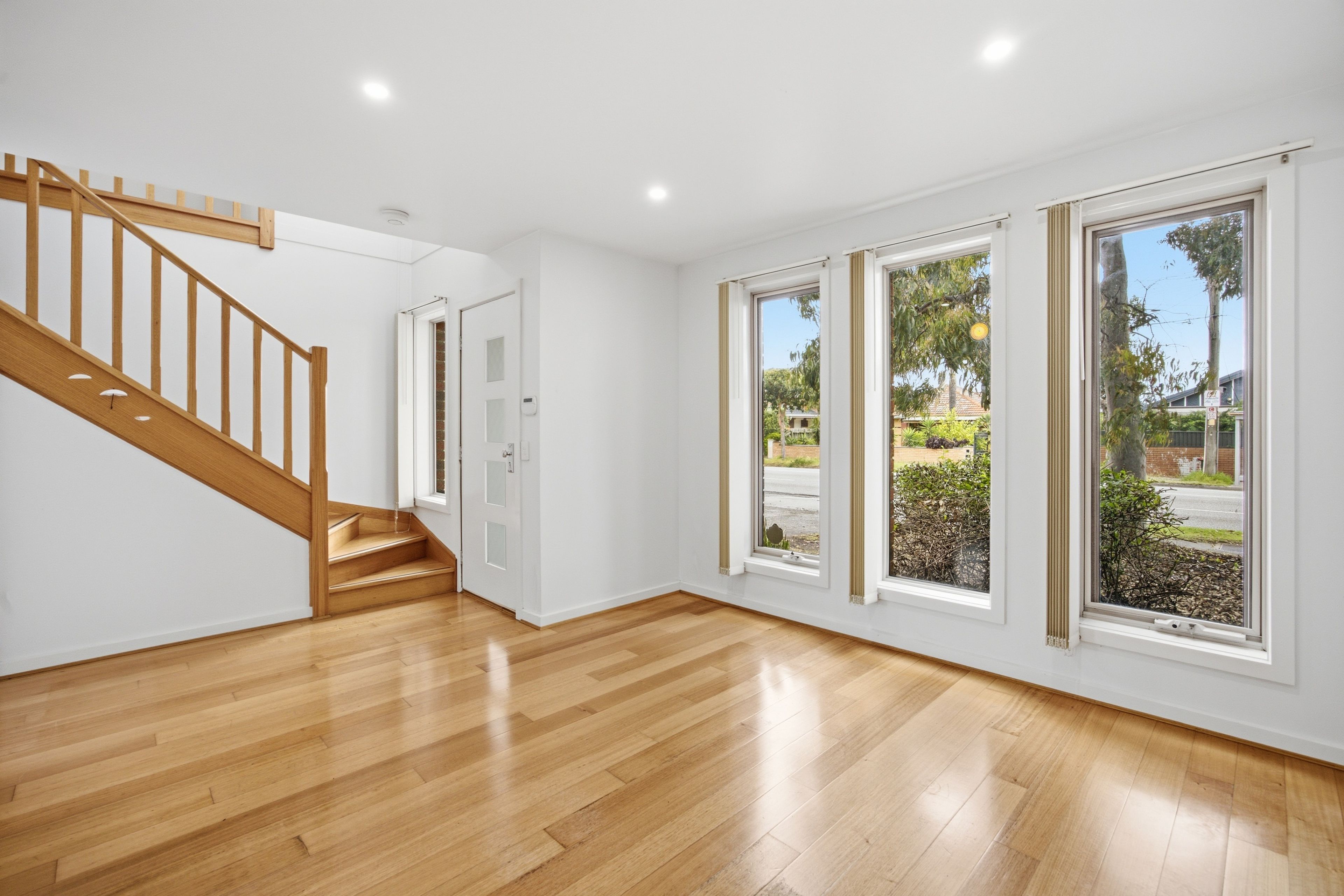 1335 Centre Road — photo 4 of 17