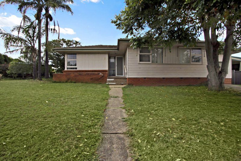 1 Hadrian Avenue — photo from Ray White St Martins