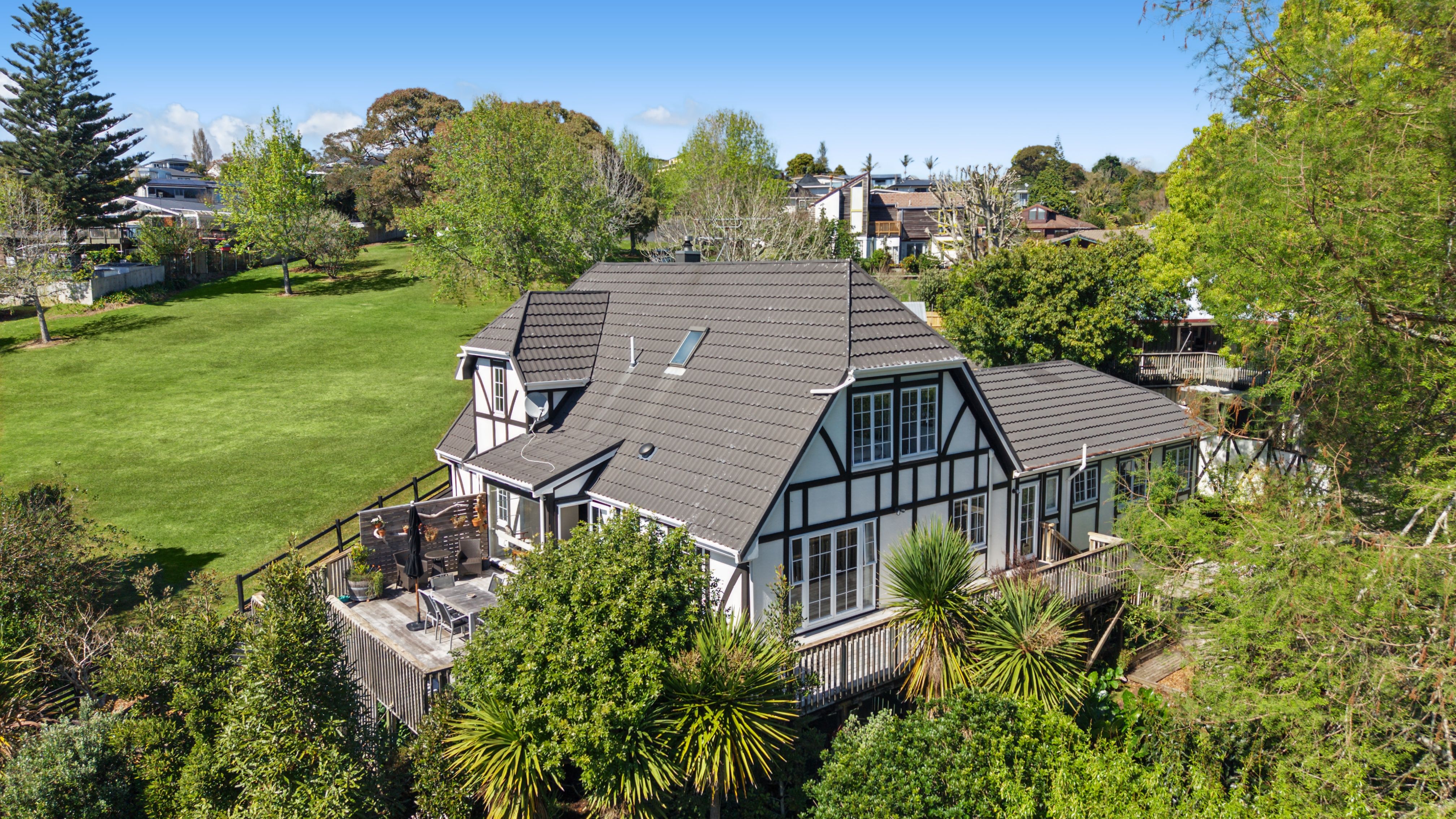 27 Charles Dickens Drive, Mellons Bay, Manukau City