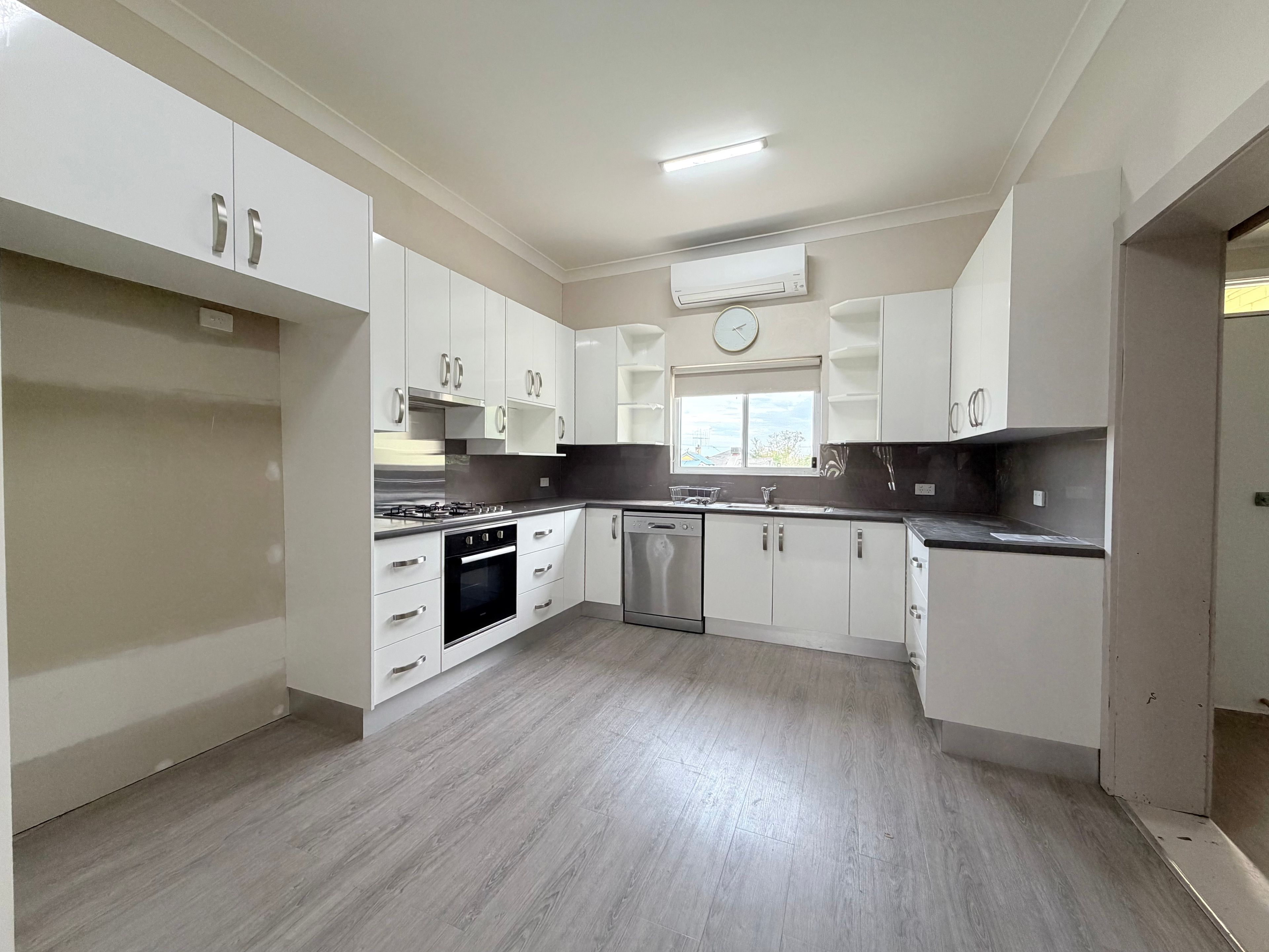 43 Mitchell Street — photo 4 of 11