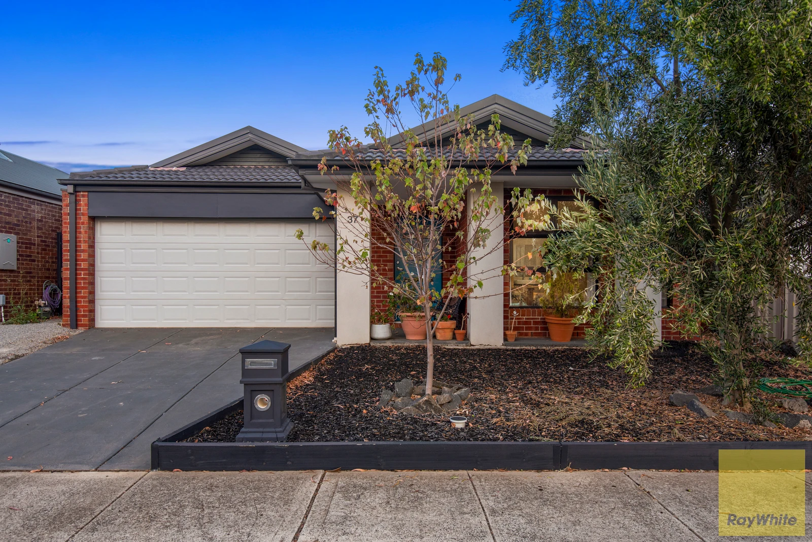 37 Rockpool Road, Truganina, VIC 3029