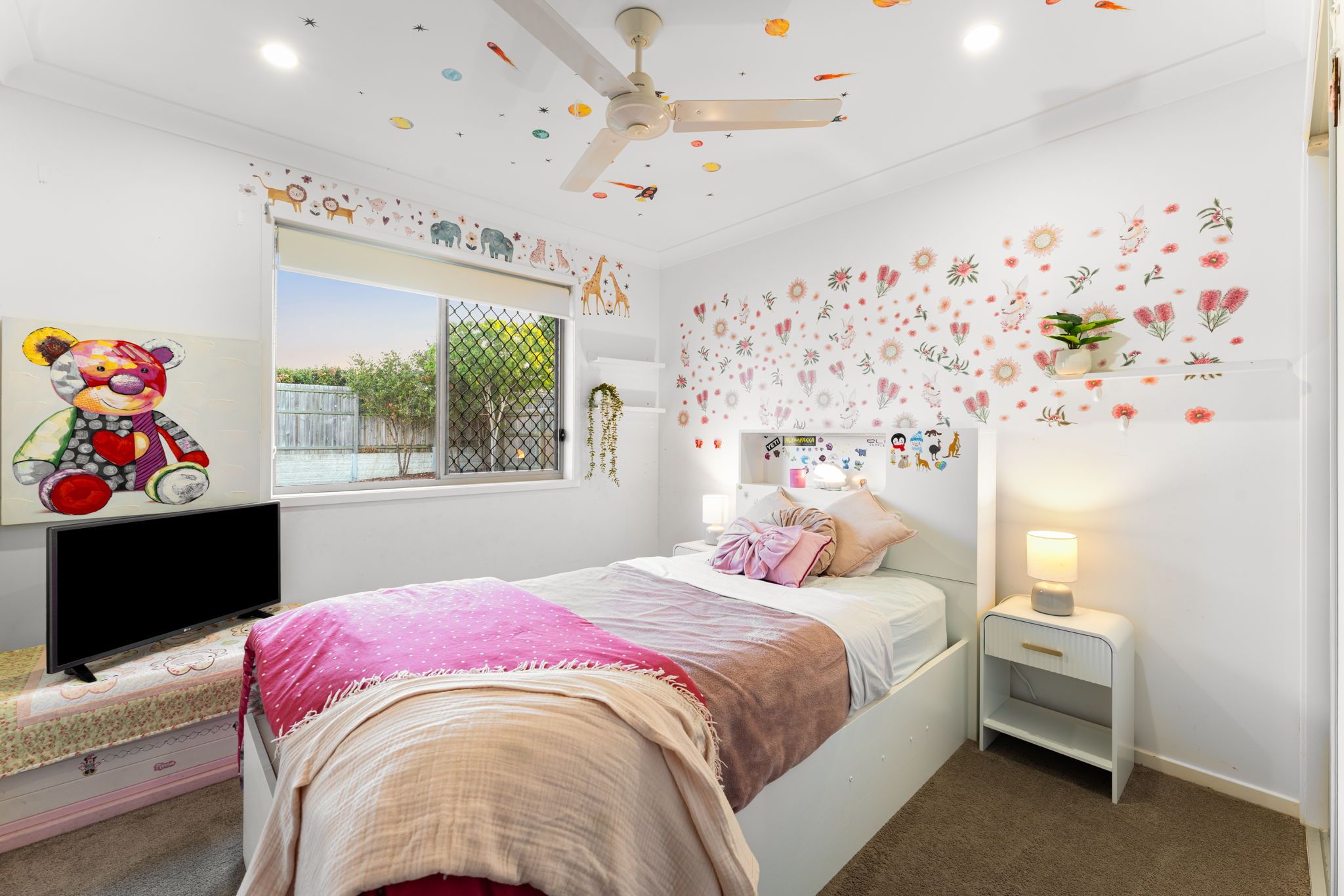 25 Mount Cooroora Street — photo 2 of 29