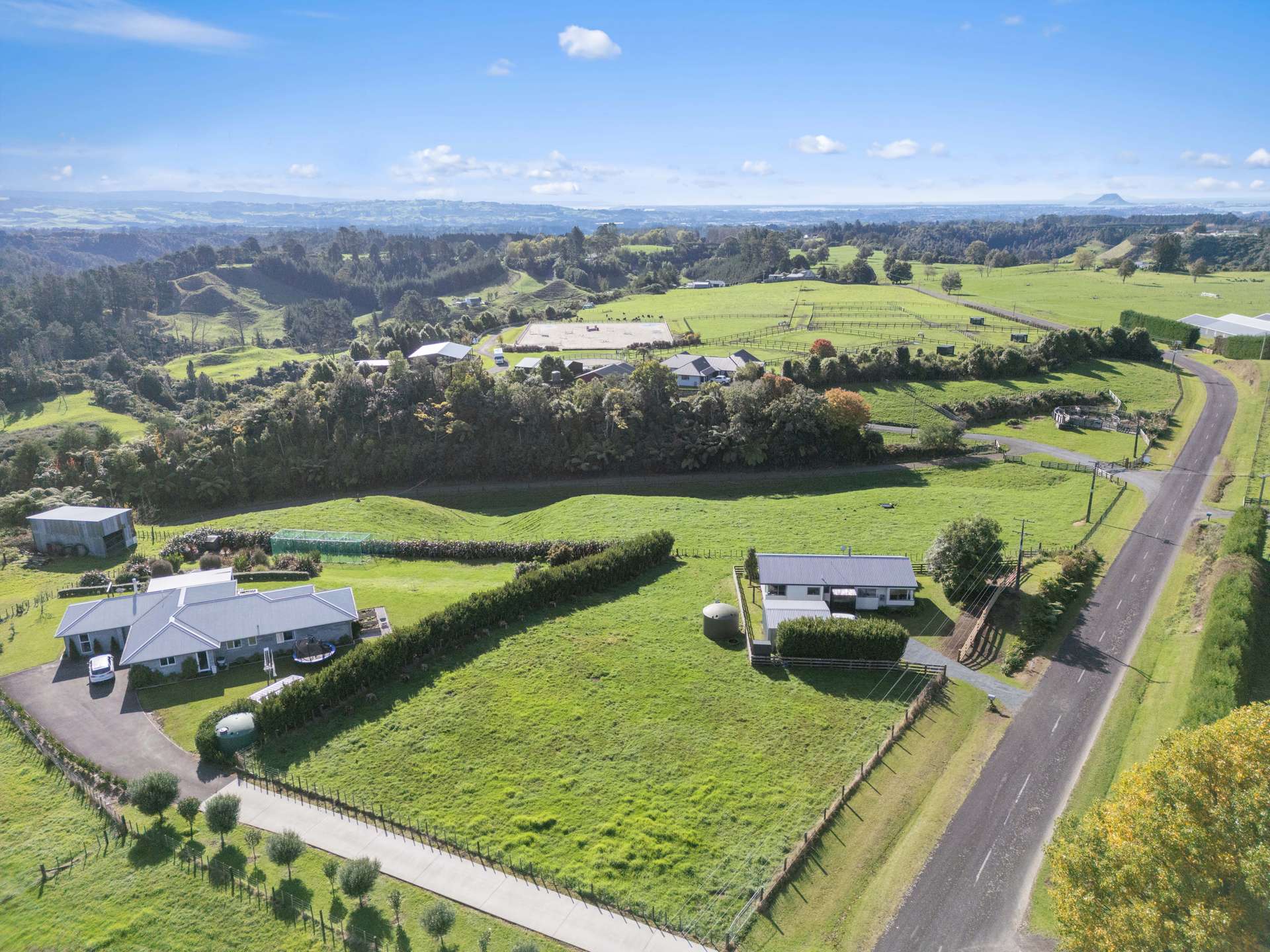 33 Williams Road North photo 0