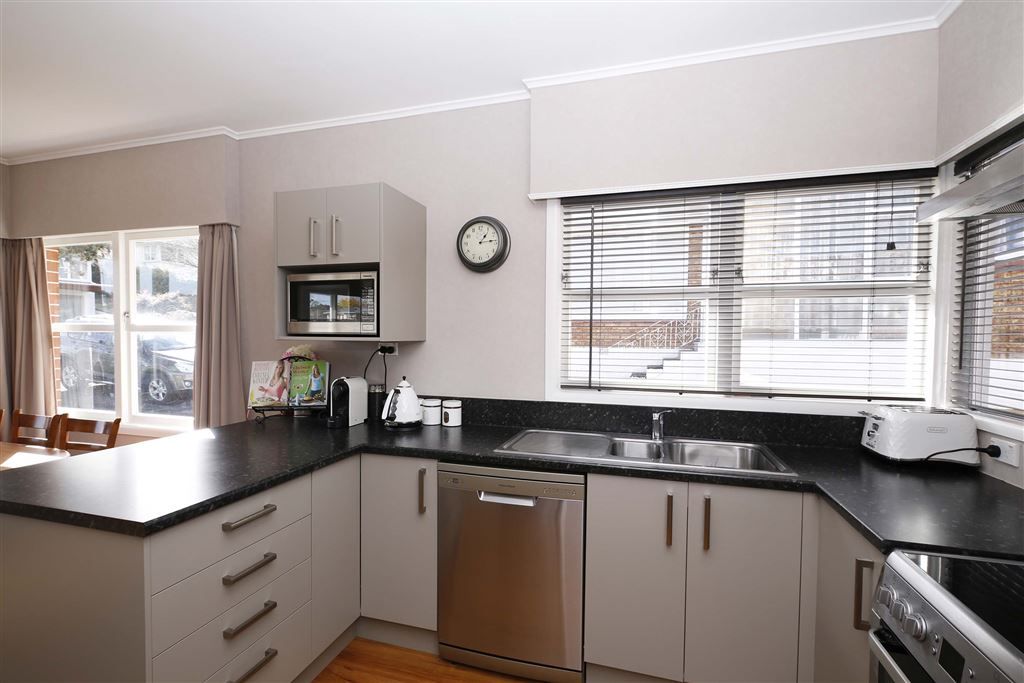 6 Vista Terrace, Hillcrest, Hamilton City