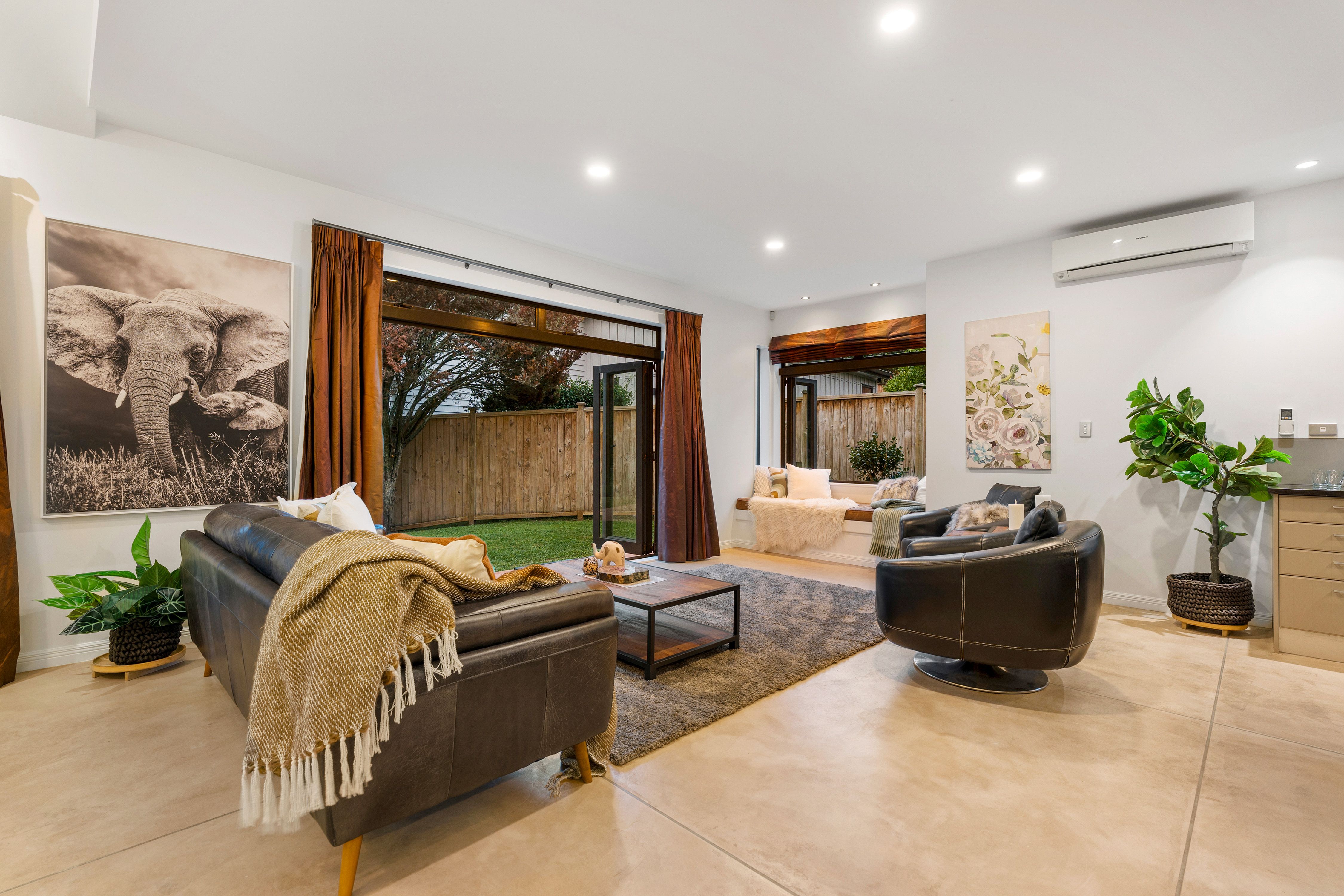 27A Wicklam Lane, Greenhithe, North Shore City