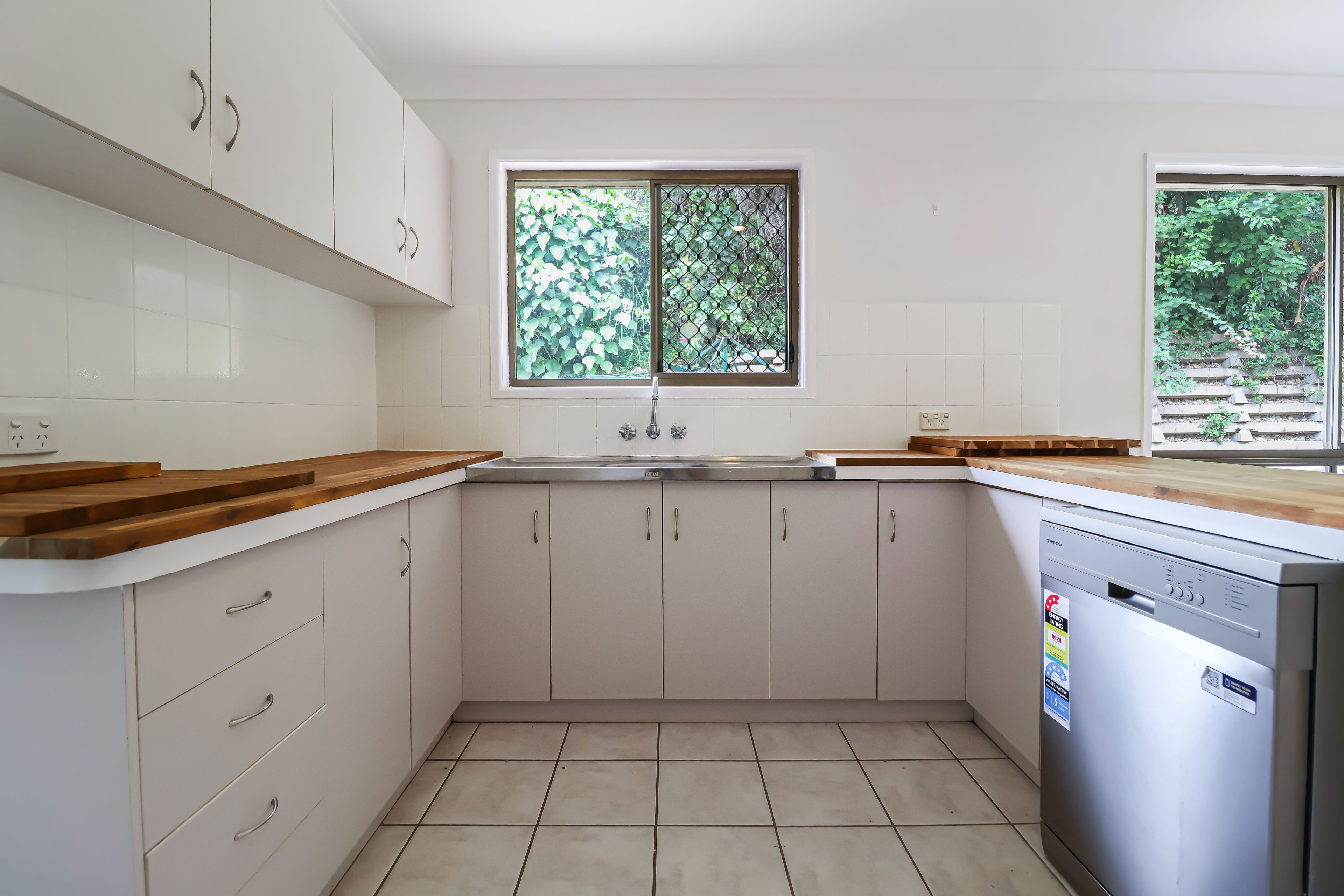 12 Atholl Court, Kin Kora, QLD 4680