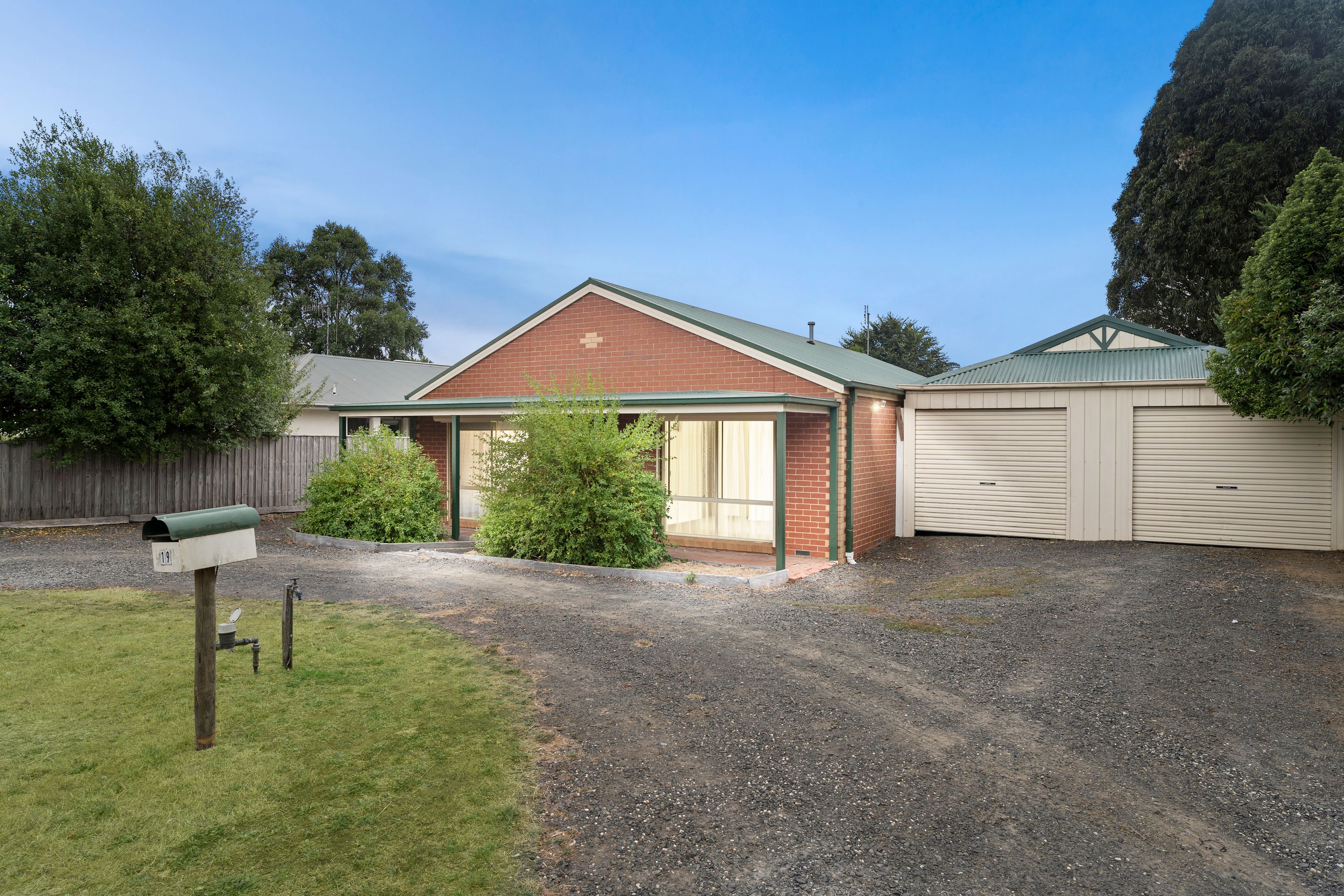 19 Barbara Street, Woodend VIC 3442