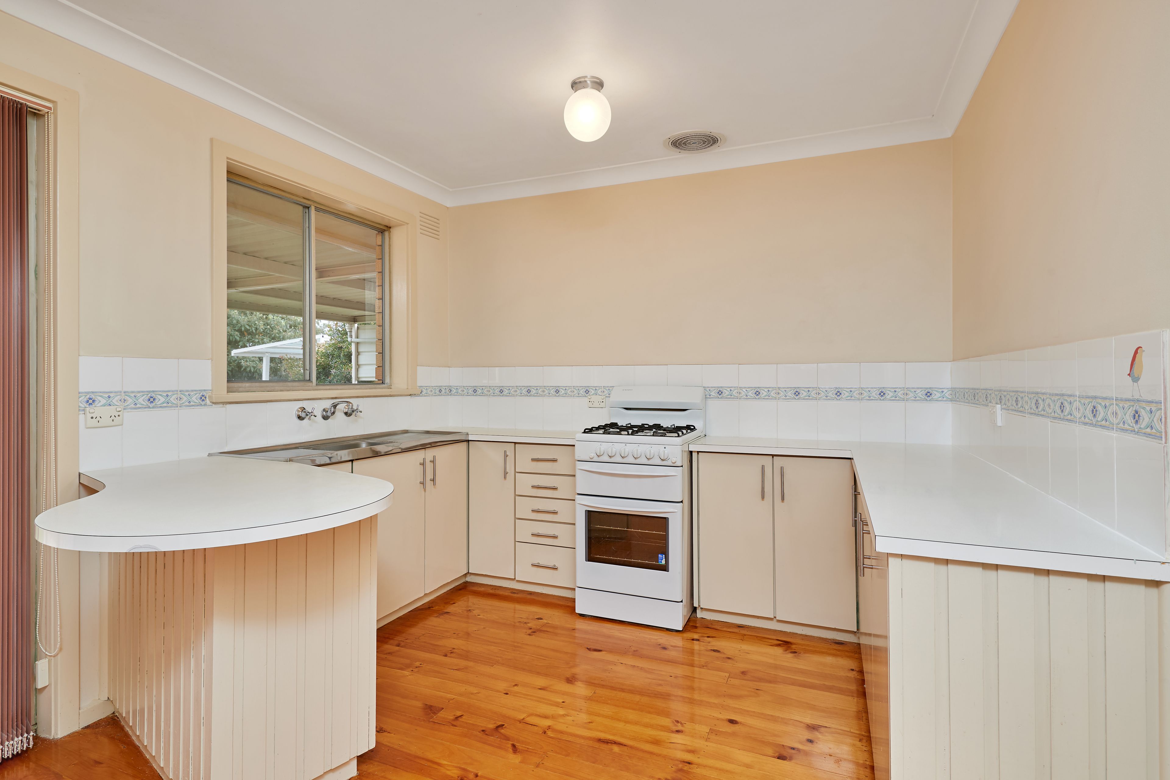 14 Grace Avenue, Lake Albert, NSW 2650