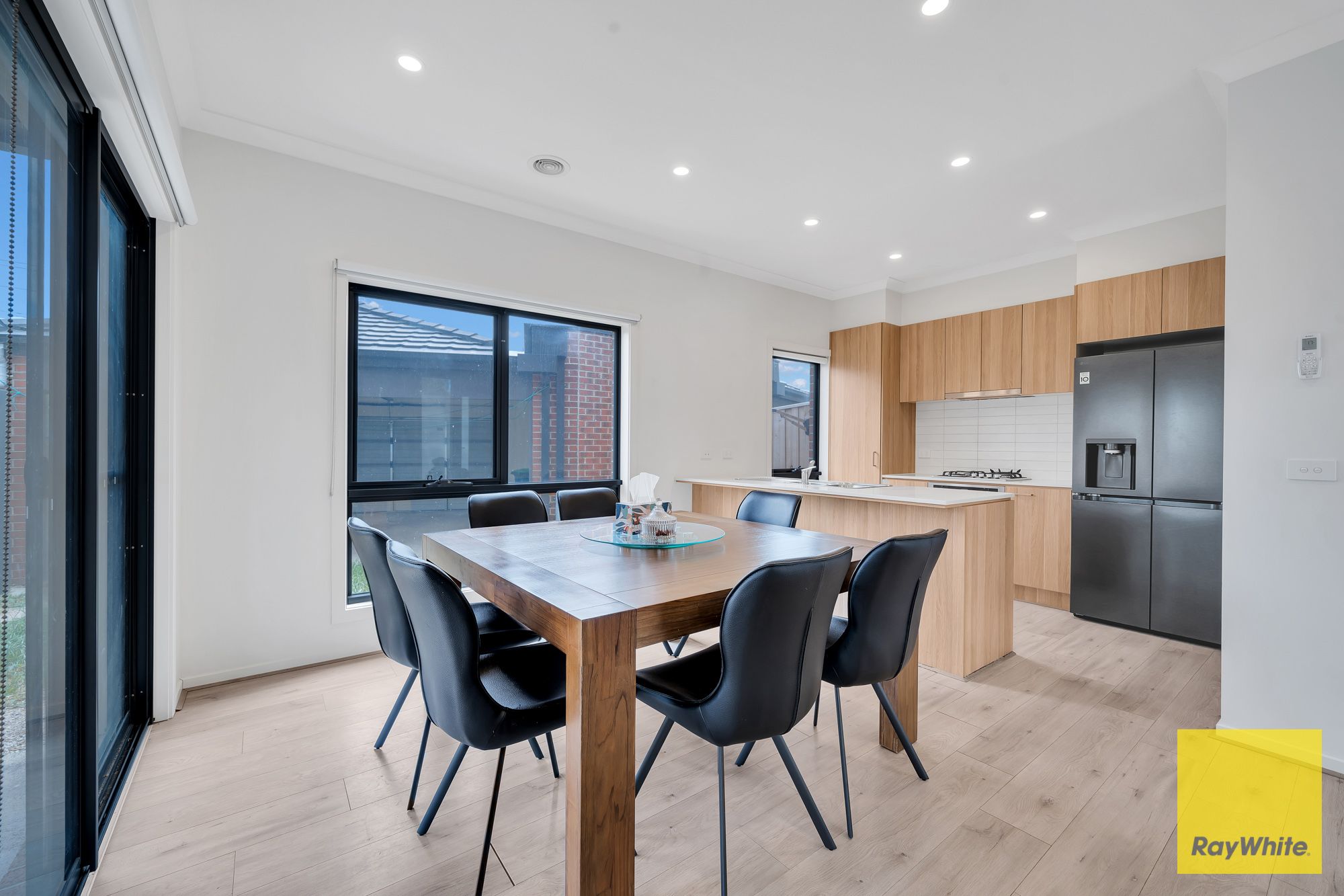 8/4 Westonbury Drive — photo 10 of 30