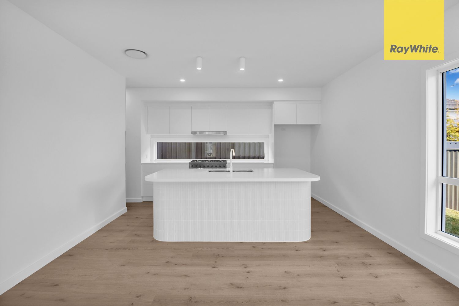 46 Turffontein Avenue — photo 3 of 8