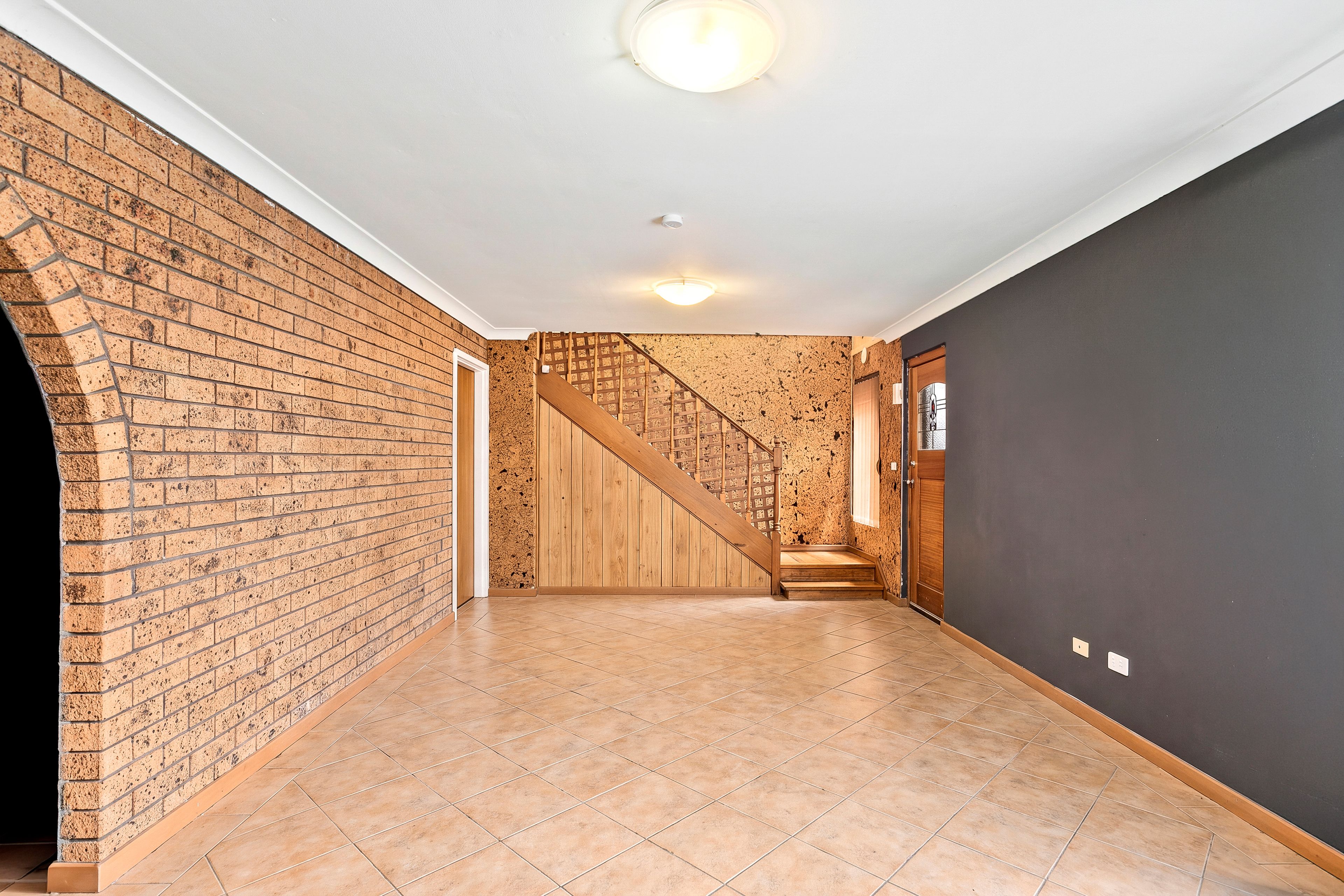 2/27 Kemblawarra Road — photo 4 of 10