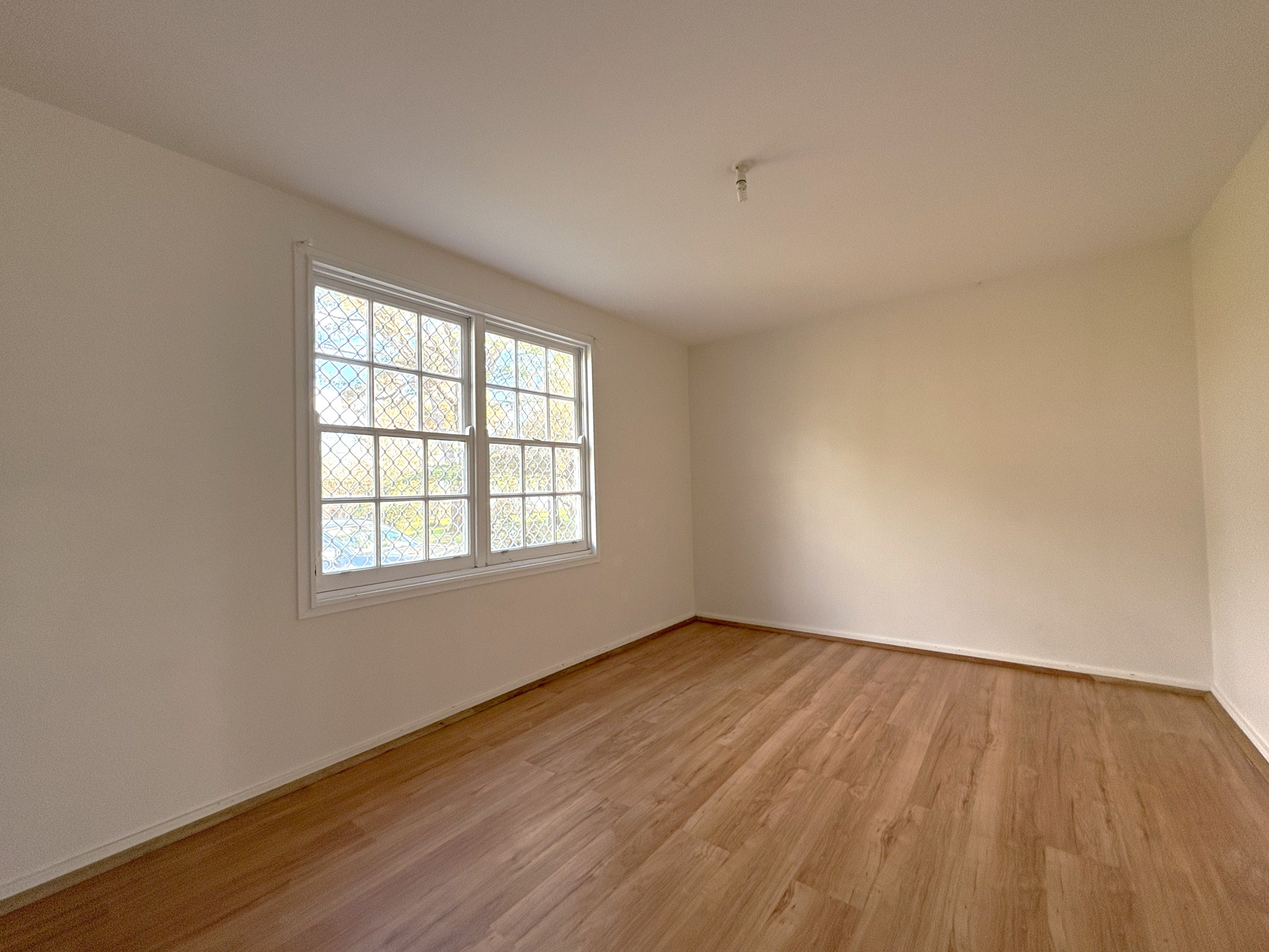 9 Ryan Avenue — photo 4 of 5