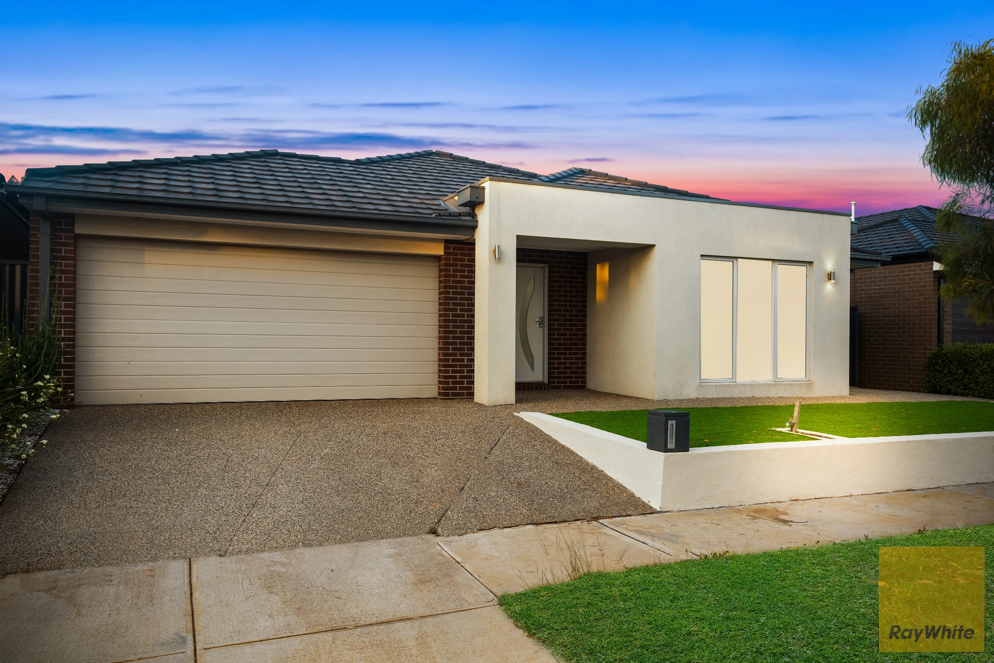 8 Avonmore Way, WEIR VIEWS, VIC 3338