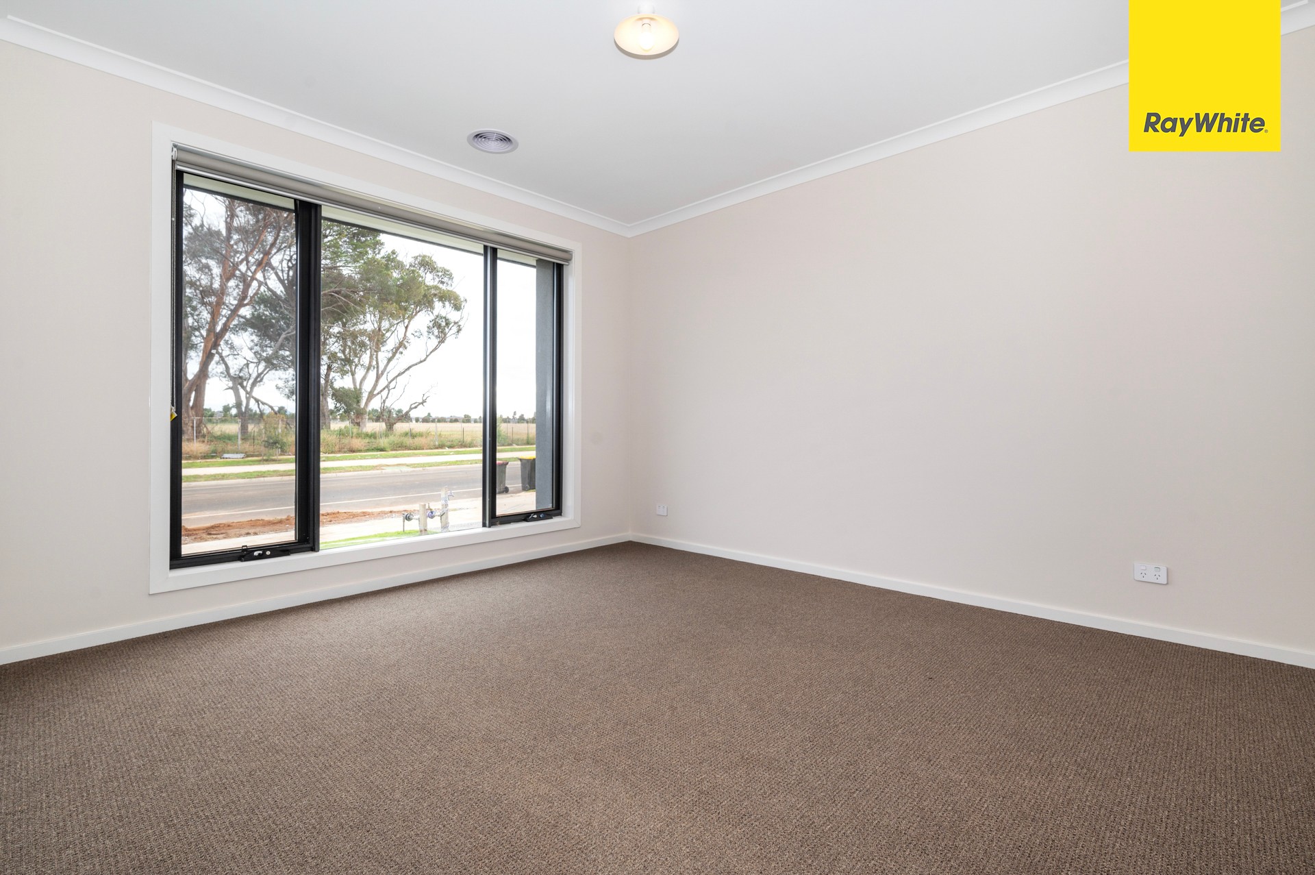 35 Riversdale Boulevard, WEIR VIEWS, VIC 3338
