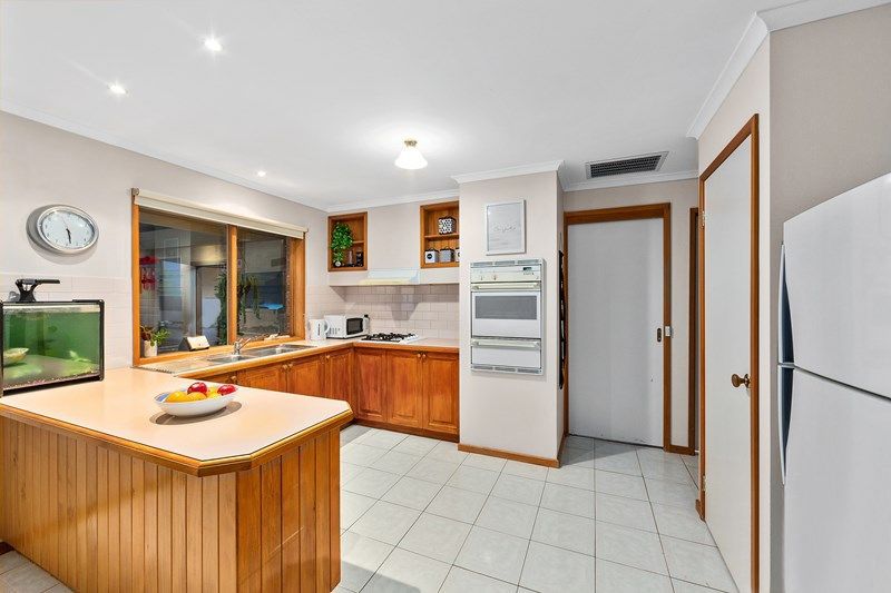 9 Cooney Close, Berwick, VIC 3806