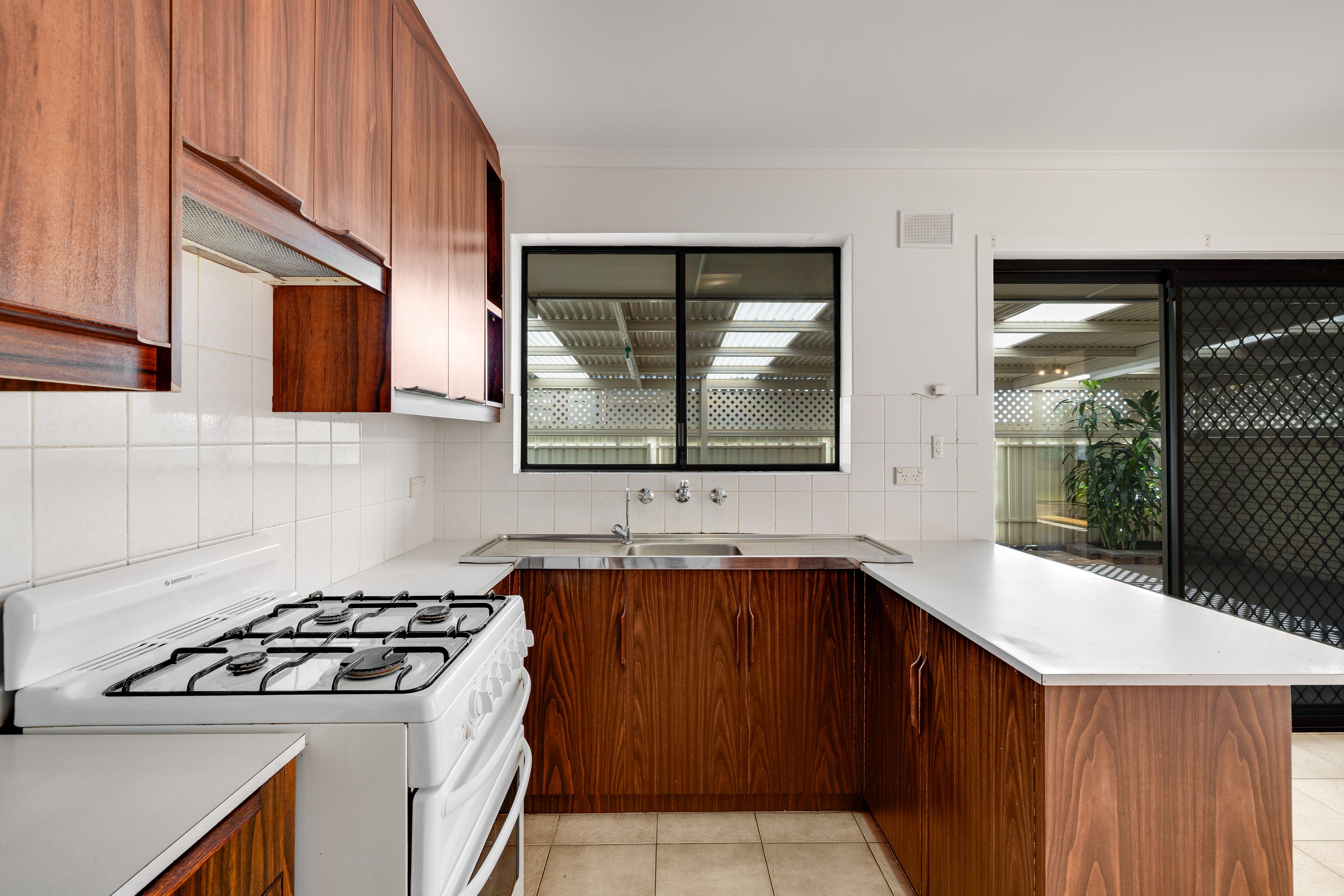 27 Everritt Avenue — photo 7 of 30