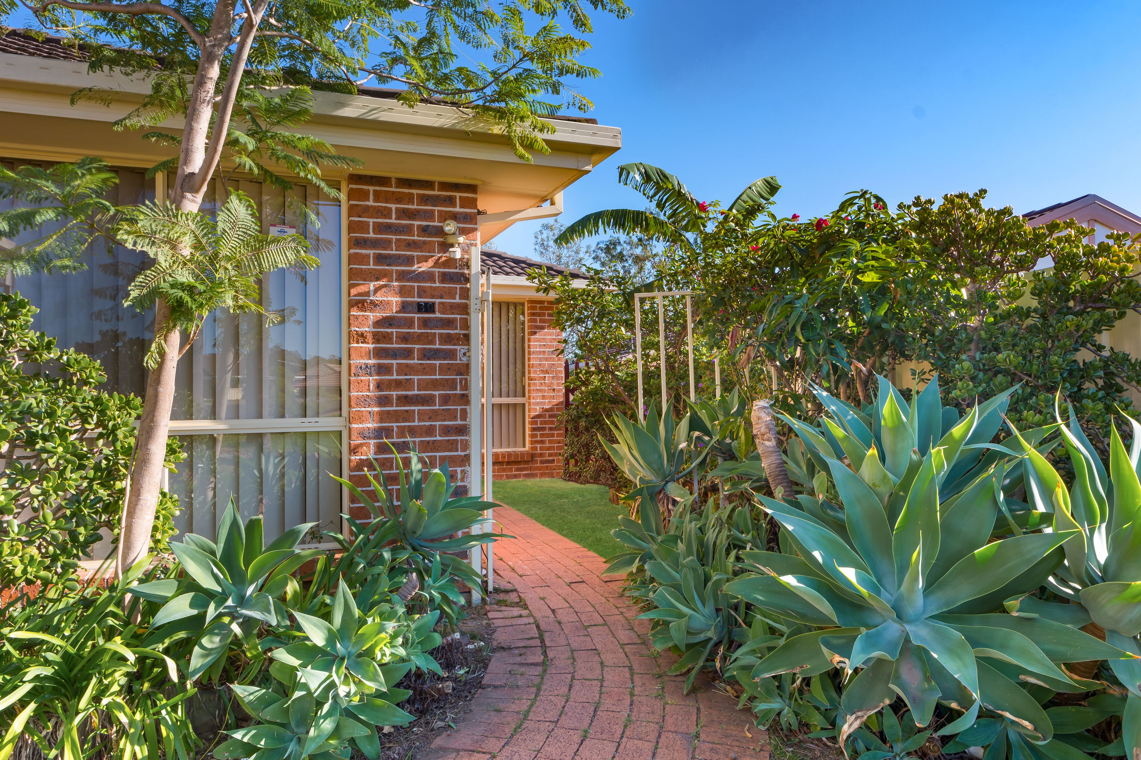 30 Mclaren Place, Ingleburn, NSW 2565