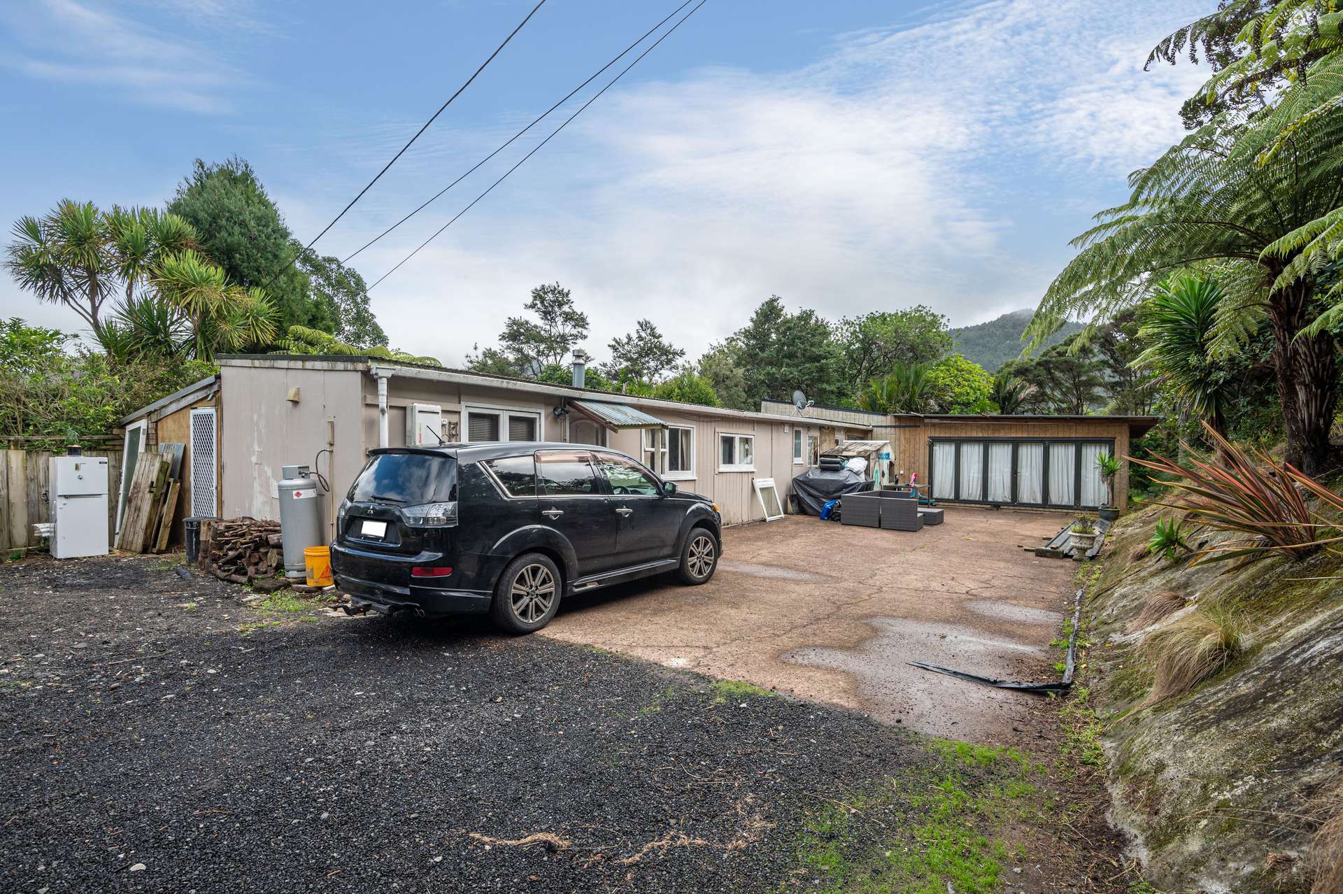 1196 Huia Road photo 37