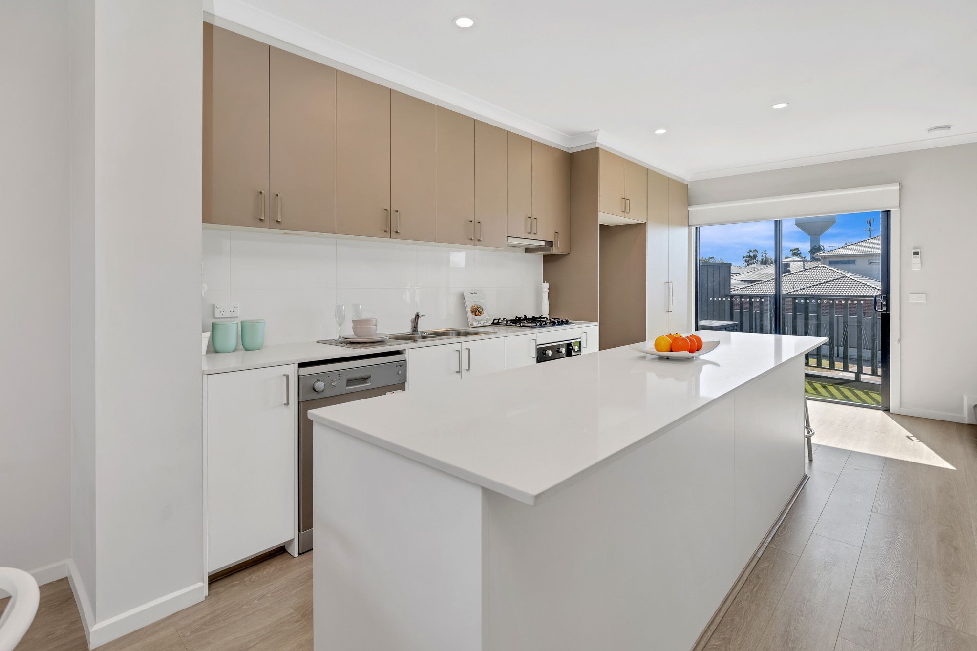 9F Obsidian Avenue, Tarneit, VIC 3029
