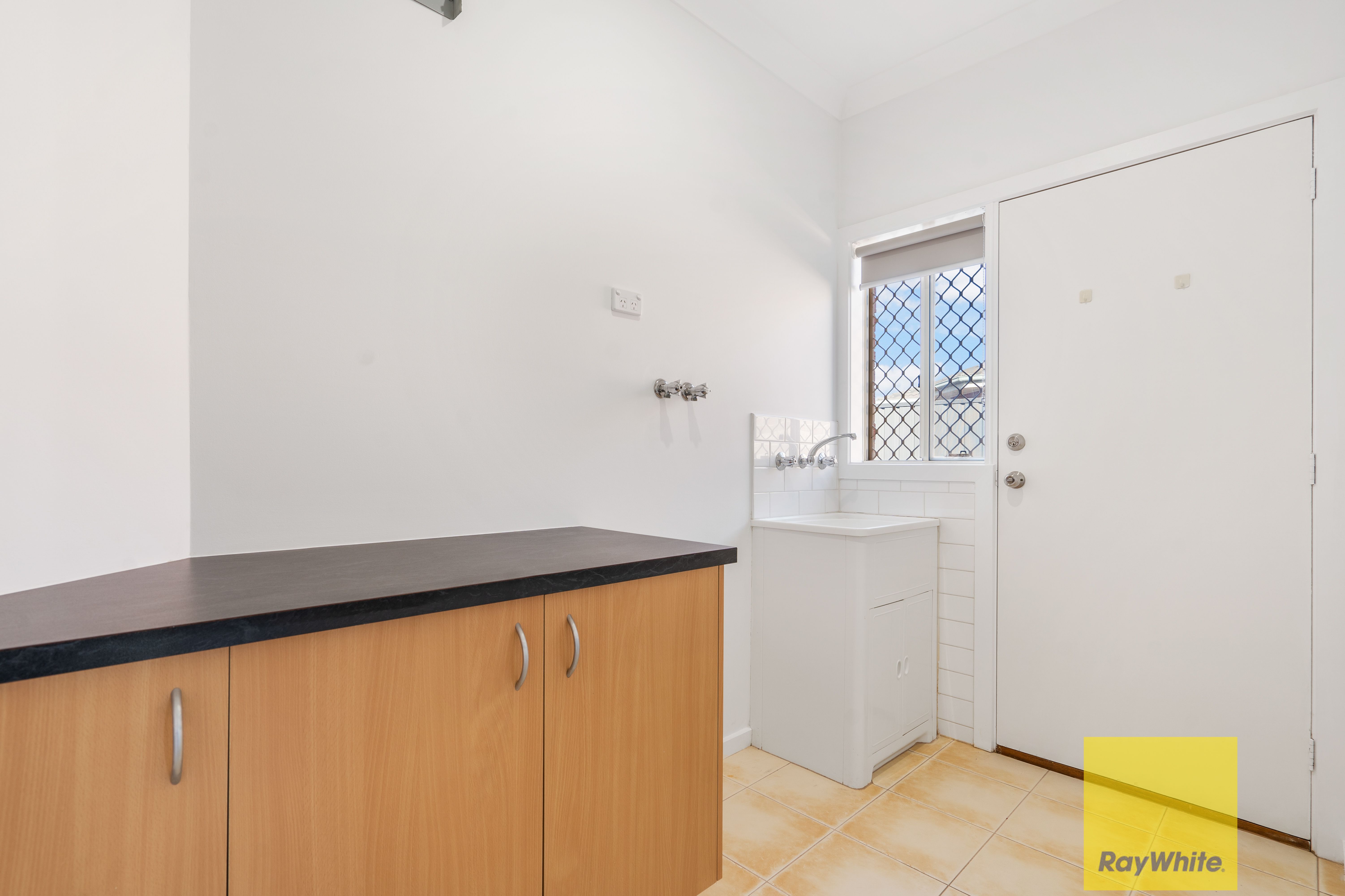 1/7 Dustin Court — photo 13 of 14