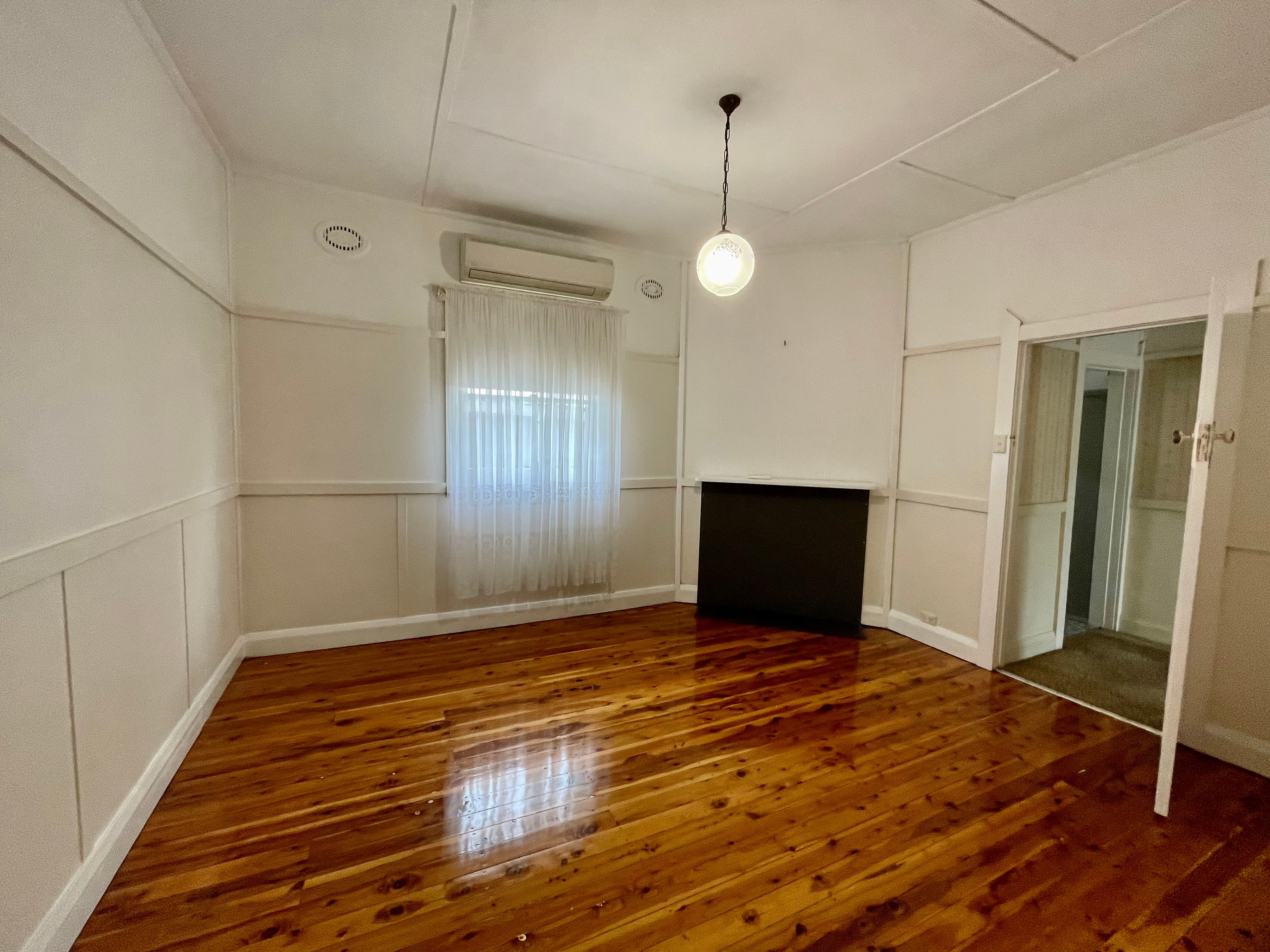 128 Macquarie Street, Morisset, NSW 2264