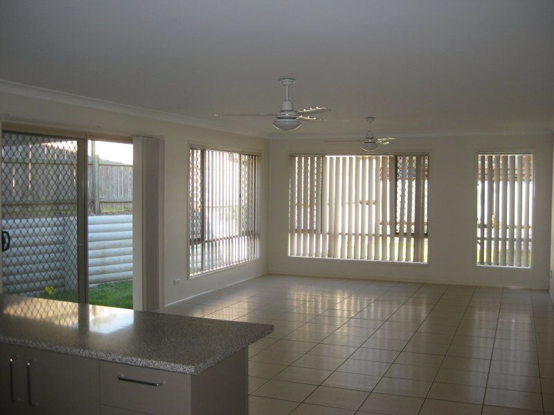 37 Griffen Place, Crestmead, QLD 4132