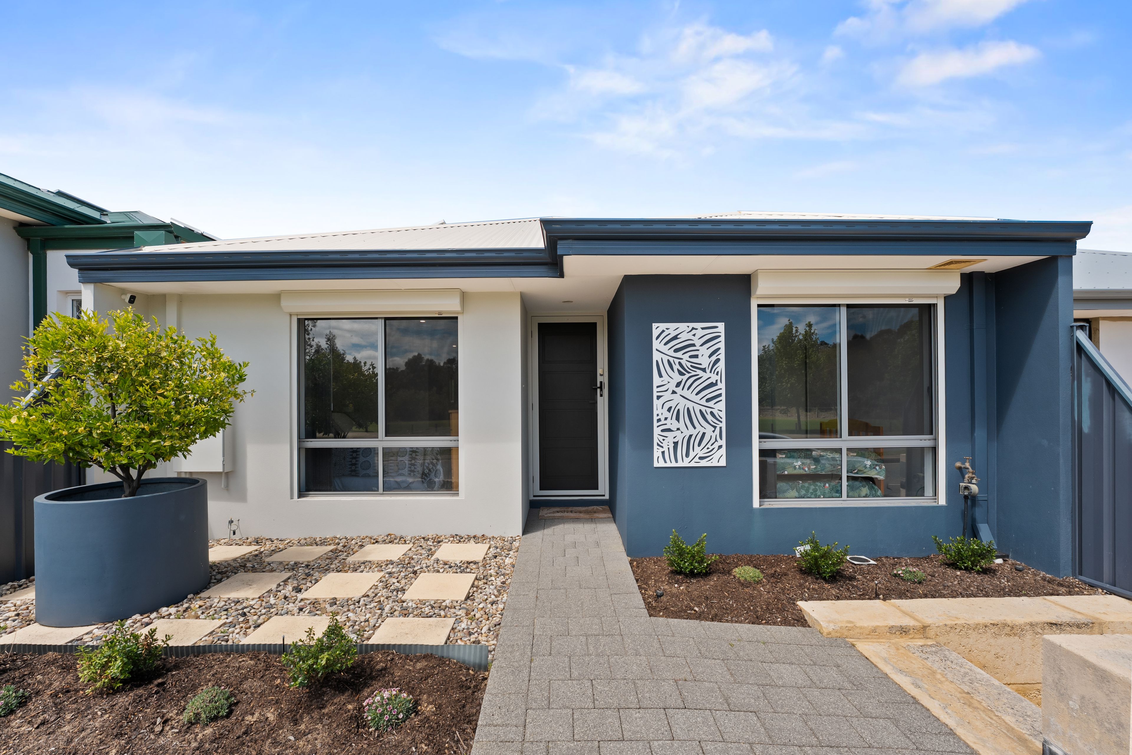 8 Arden Avenue — photo from Ray White Rockingham Baldivis