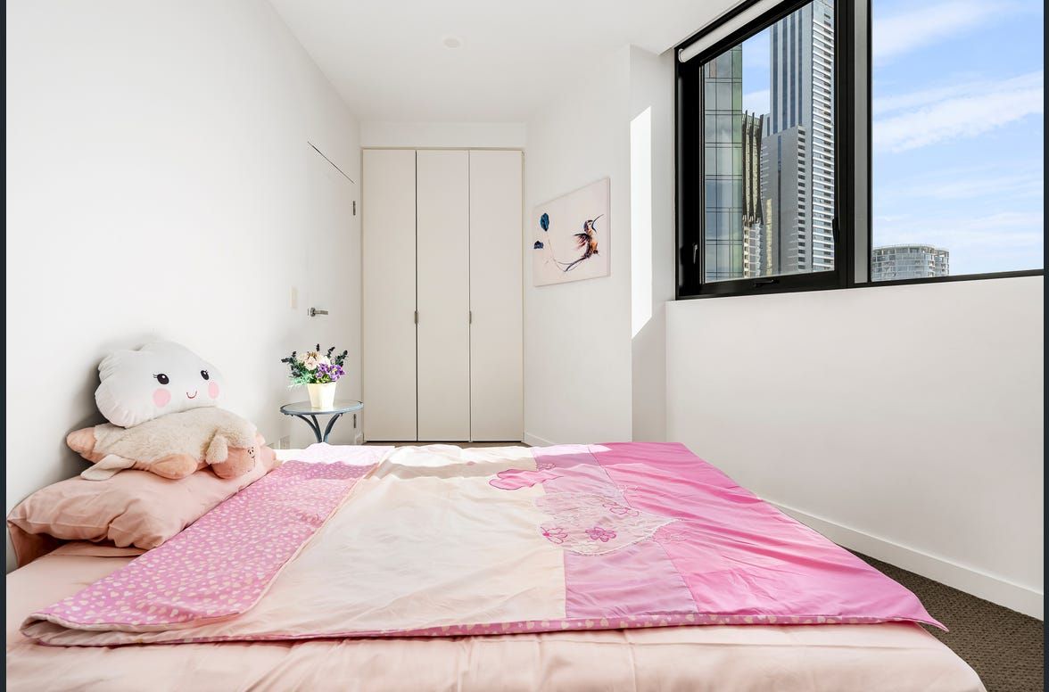 2401/555 Swanston Street — photo 5 of 13