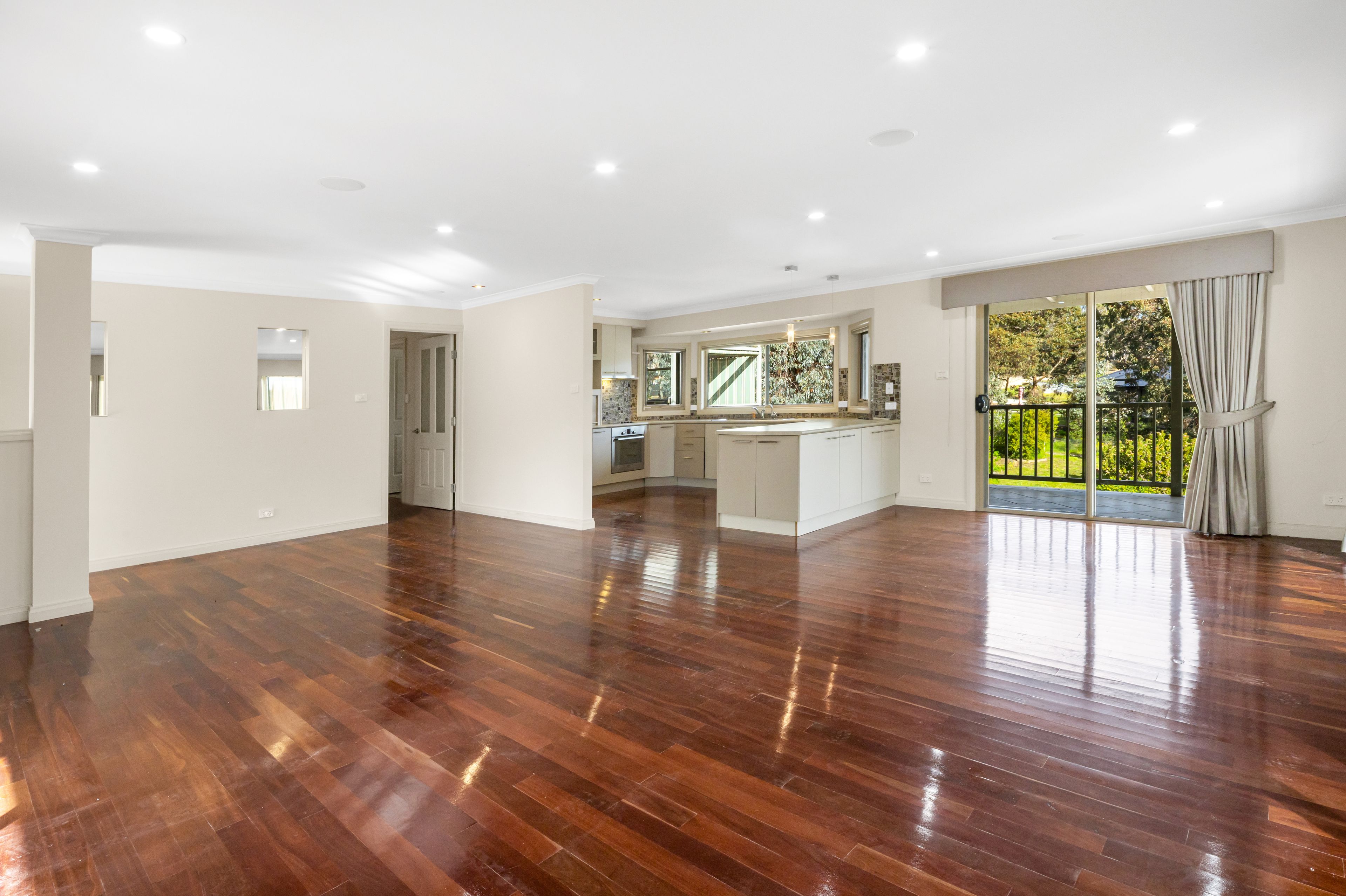 44 Russell Street — photo 5 of 19