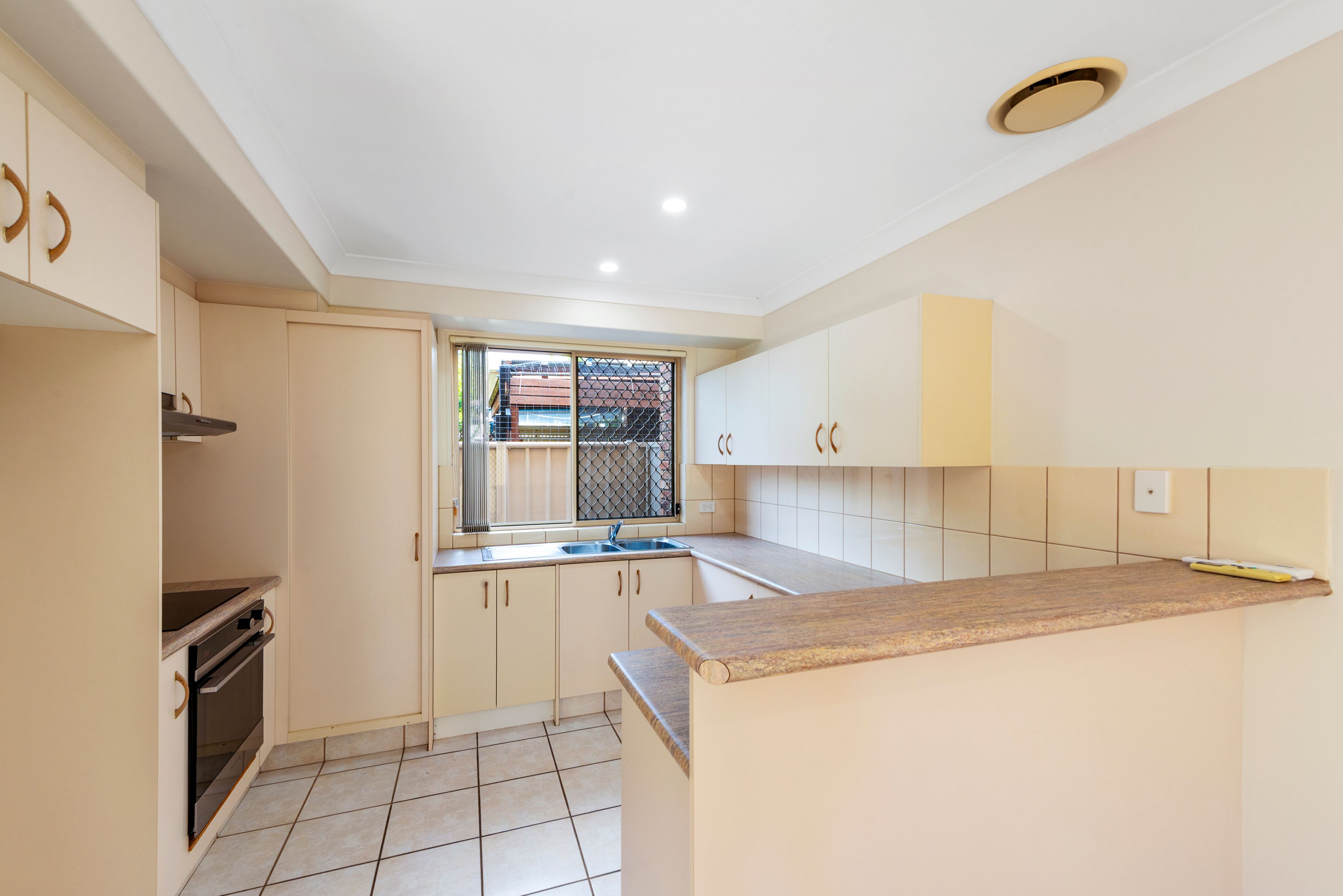 1/1 Kate Street — photo 10 of 30