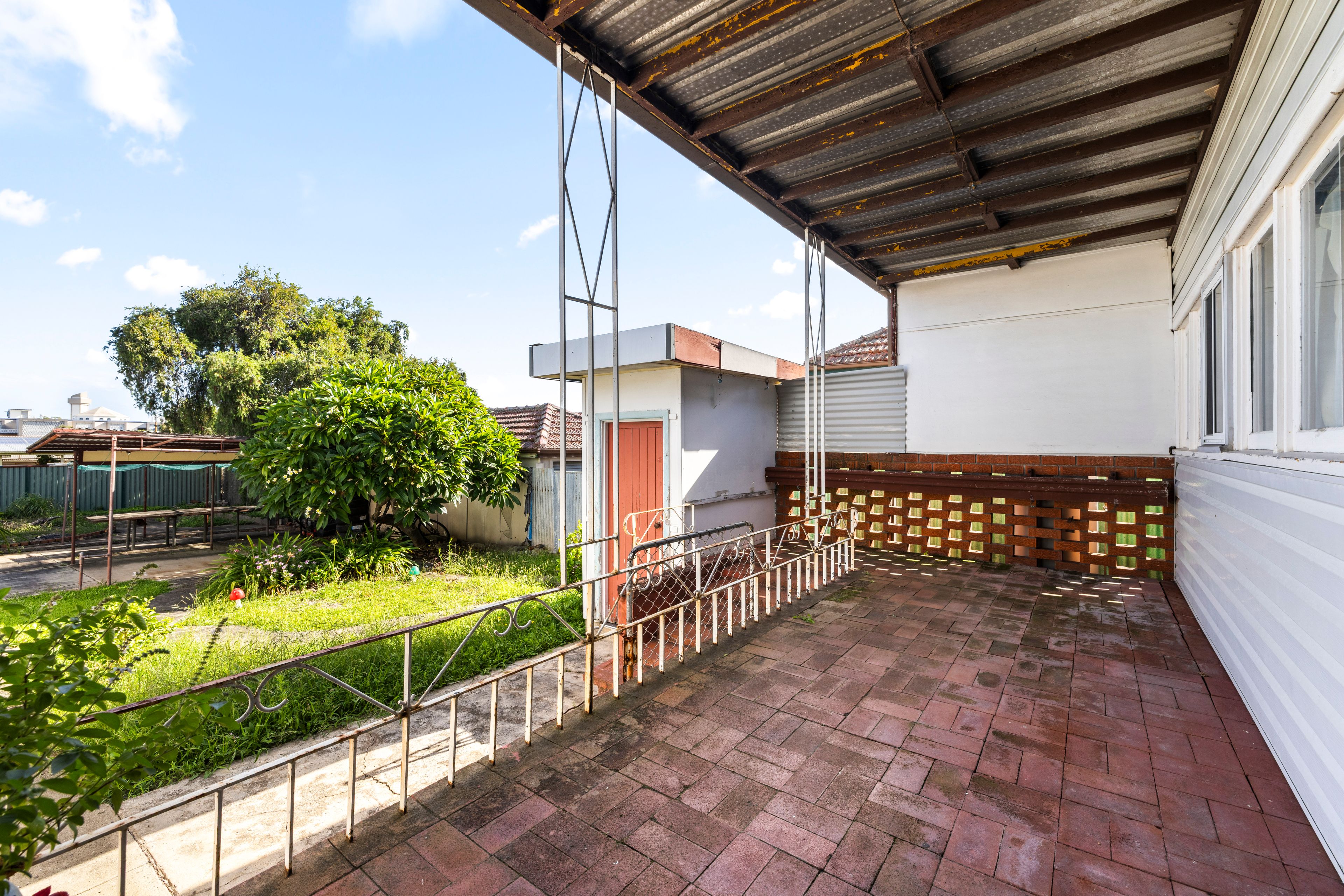 39 Yanderra Street — photo 11 of 12