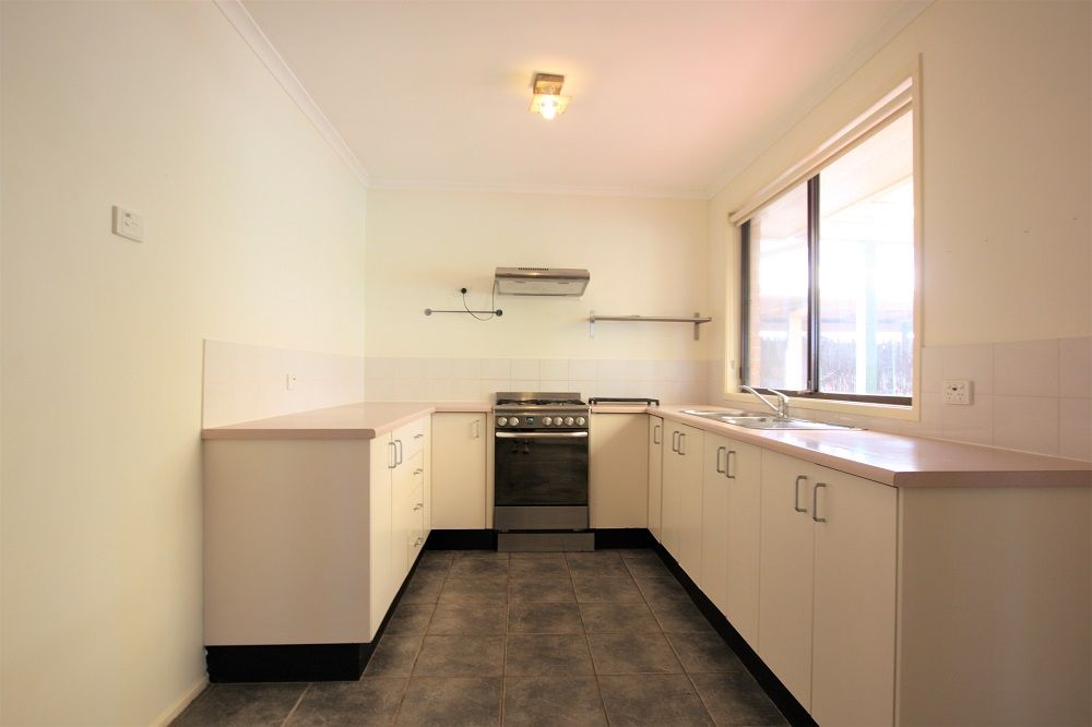 18 Whorlong Street, St Helens Park, NSW 2560