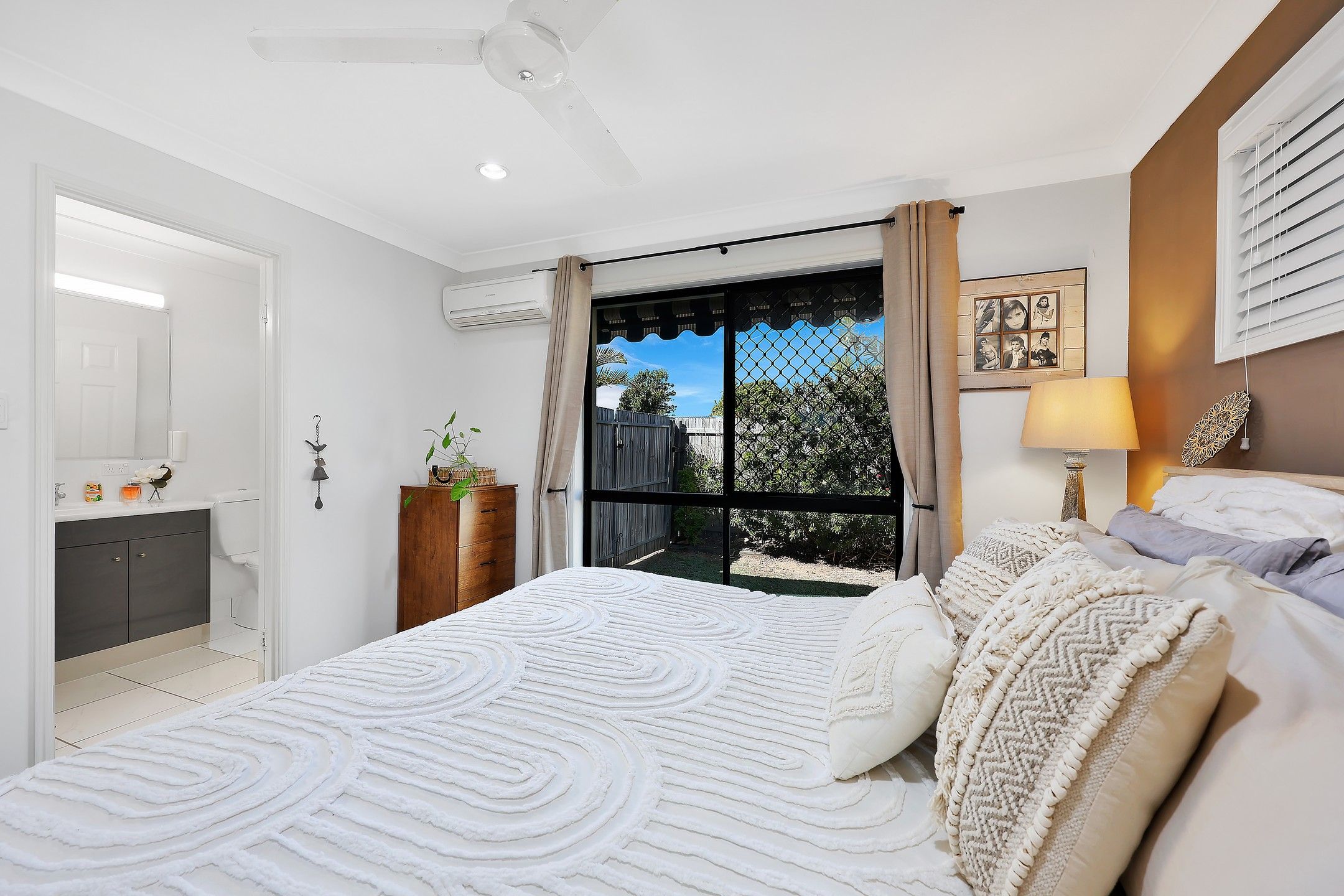 1/4A Hillvue Crescent — photo 16 of 28