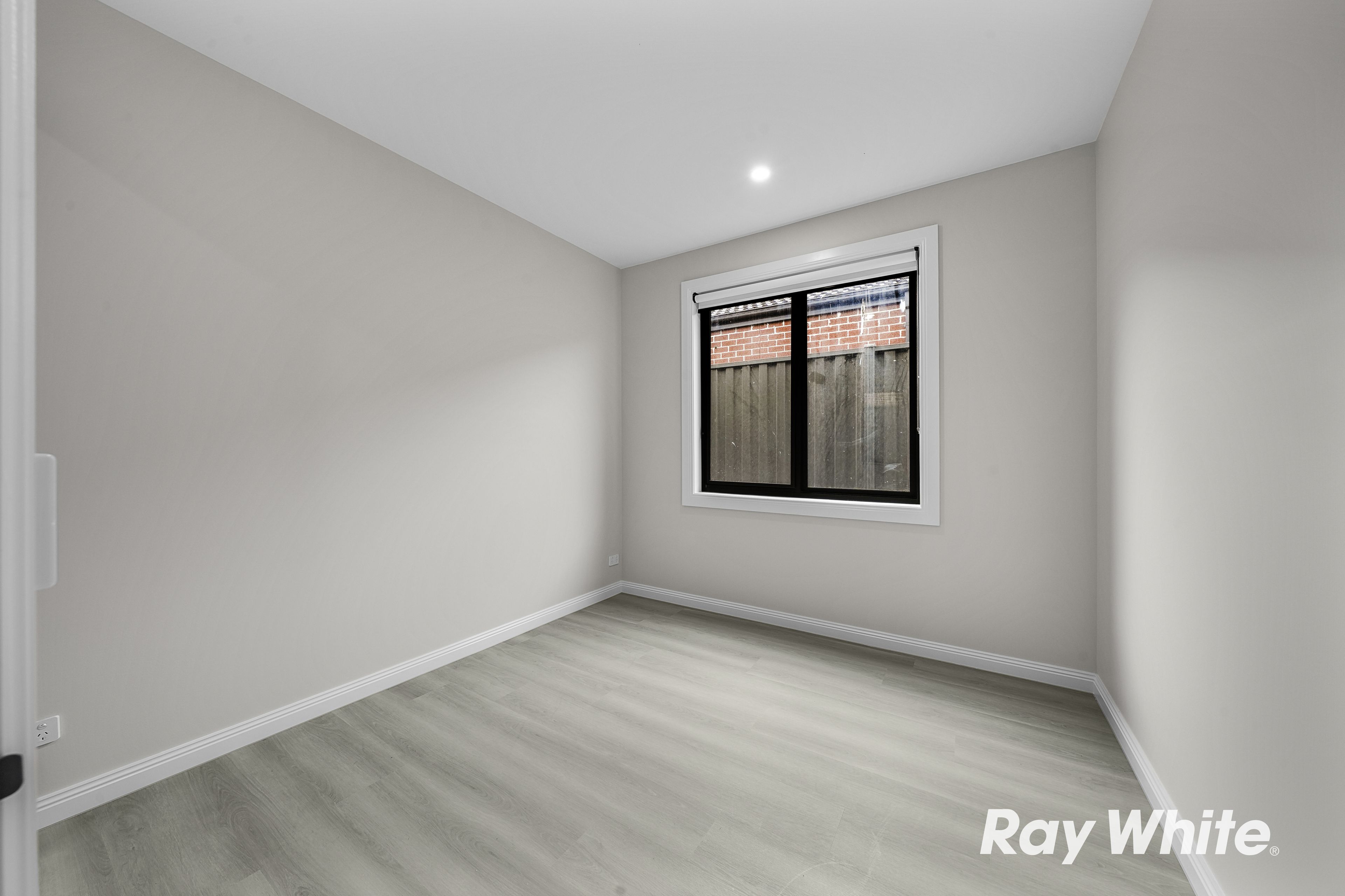 48 Pulchella Crescent — photo 12 of 21